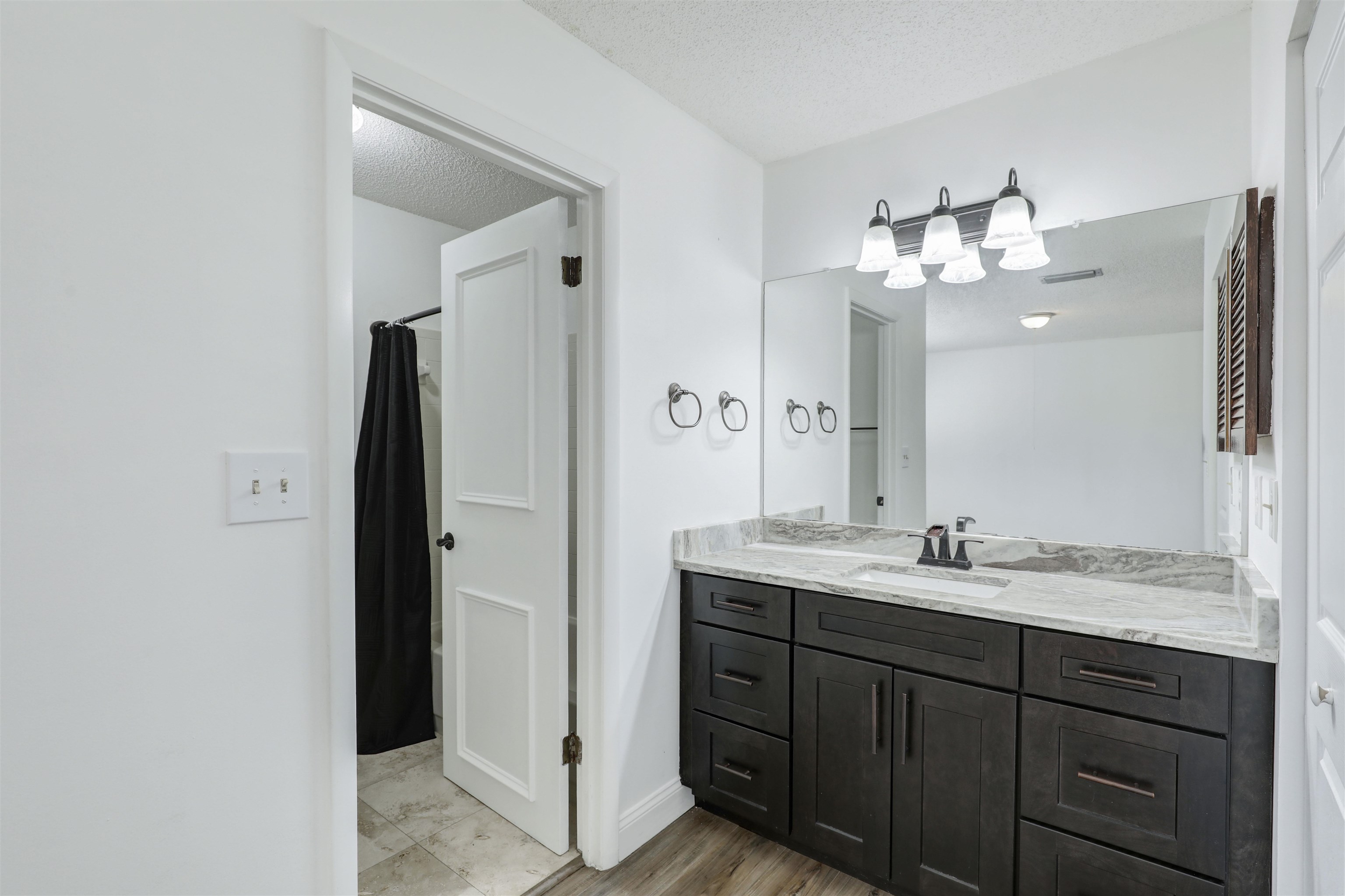 Image 18 of 45 For 111 Lobelia Rd