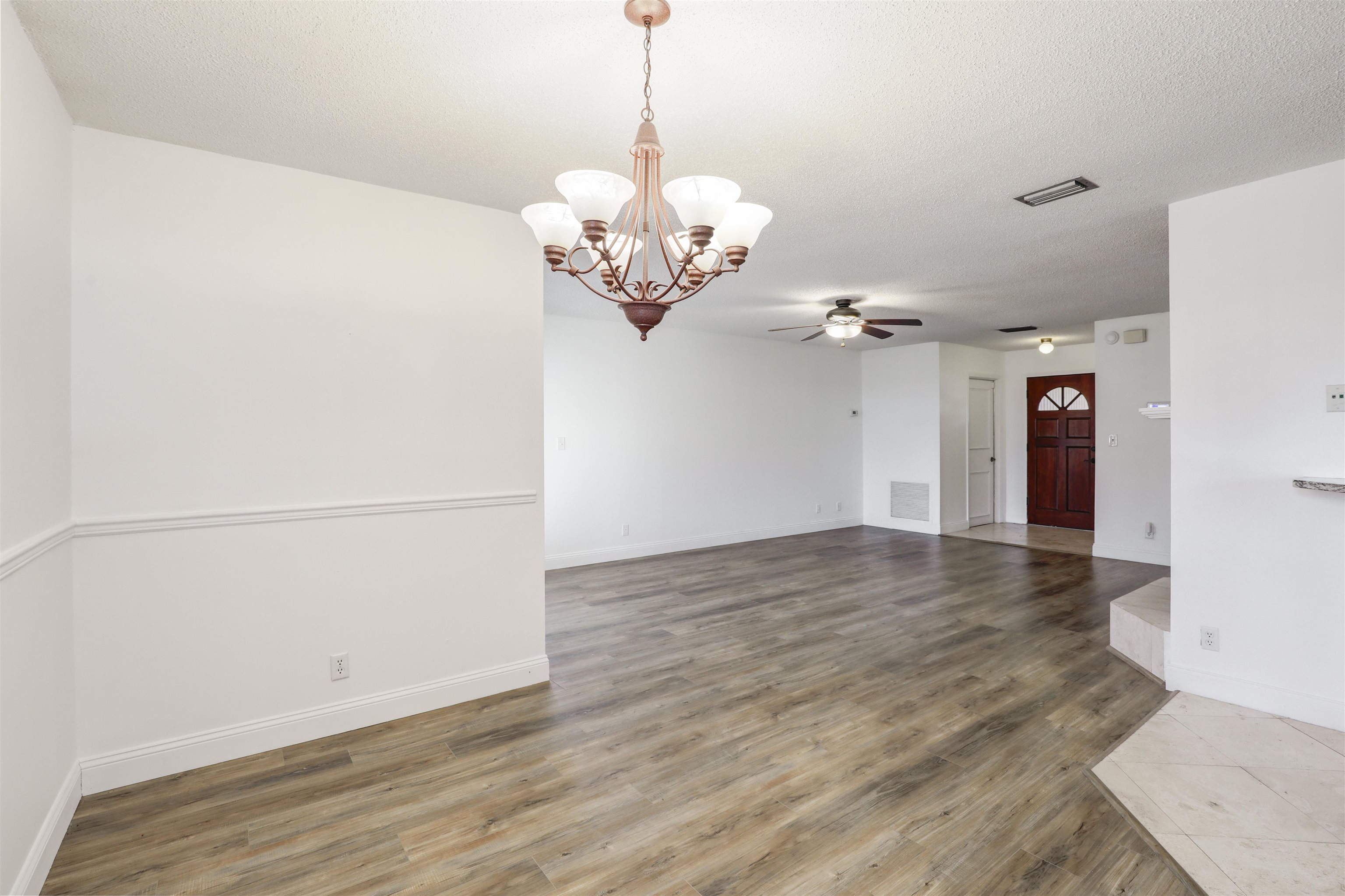 Image 22 of 45 For 111 Lobelia Rd