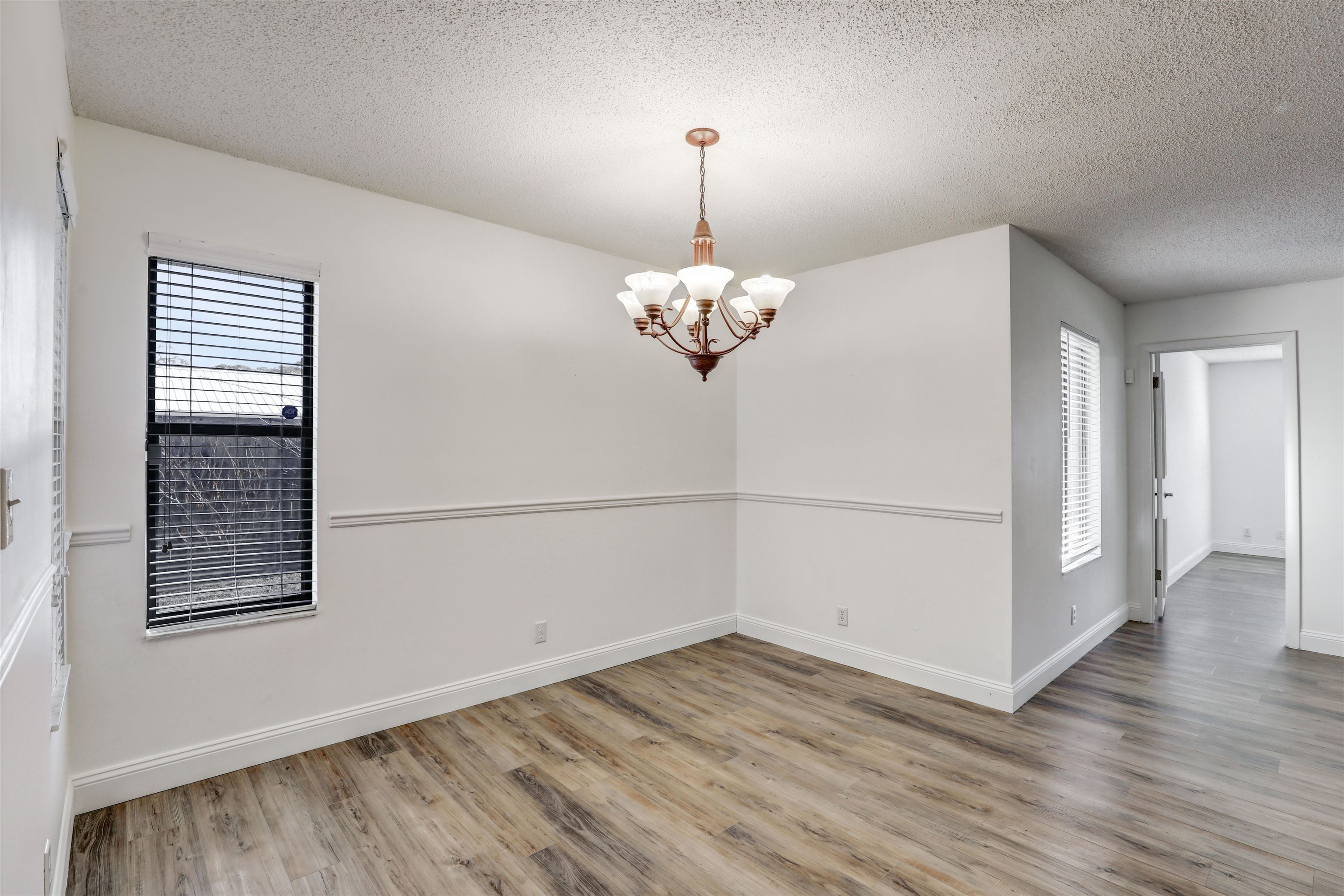 Image 23 of 45 For 111 Lobelia Rd