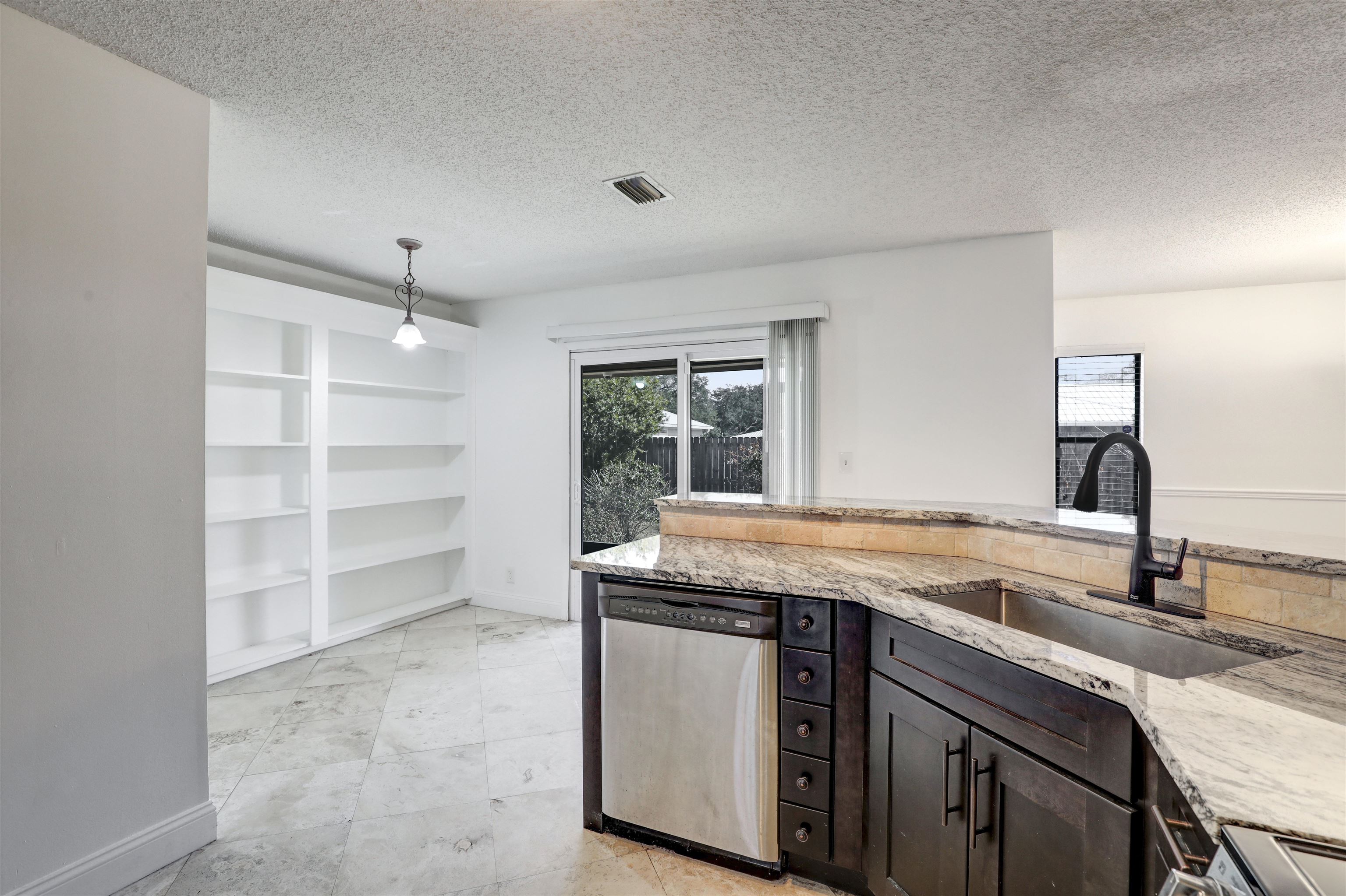 Image 25 of 45 For 111 Lobelia Rd