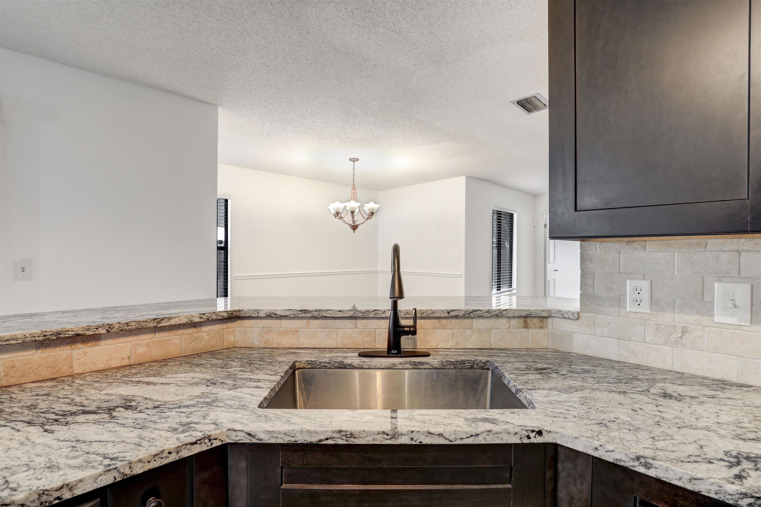 Image 27 of 45 For 111 Lobelia Rd