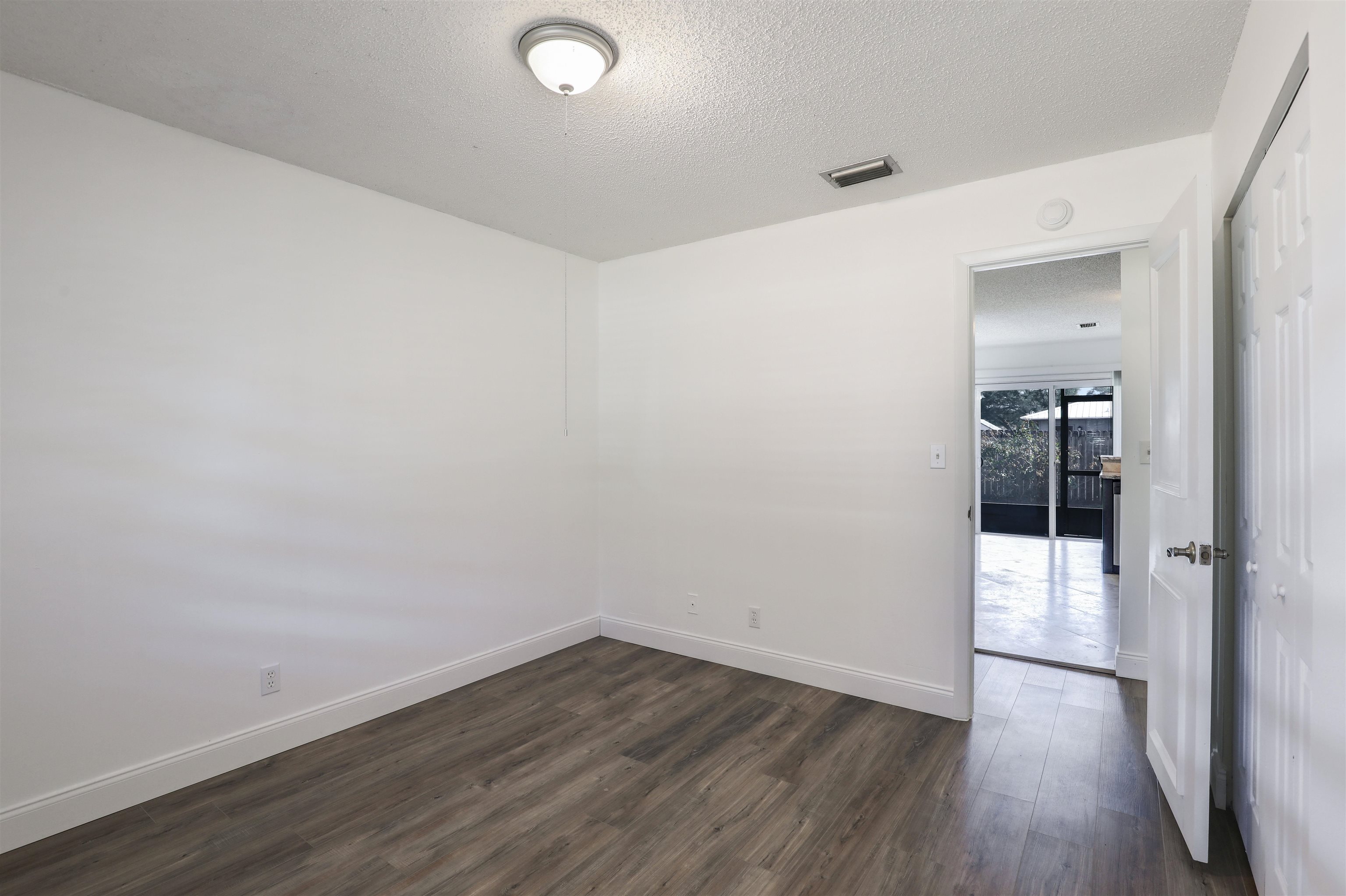 Image 31 of 45 For 111 Lobelia Rd