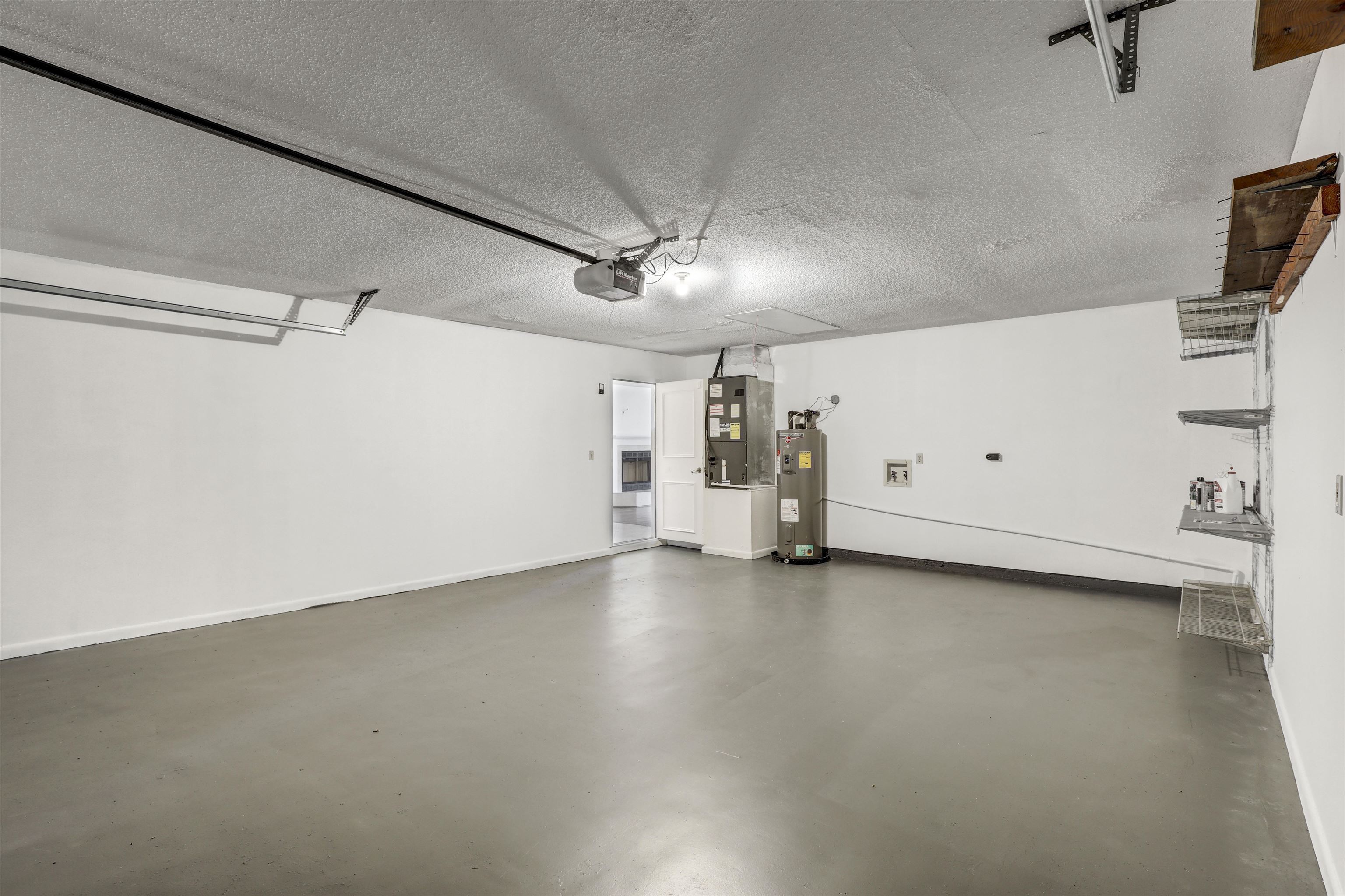 Image 35 of 45 For 111 Lobelia Rd