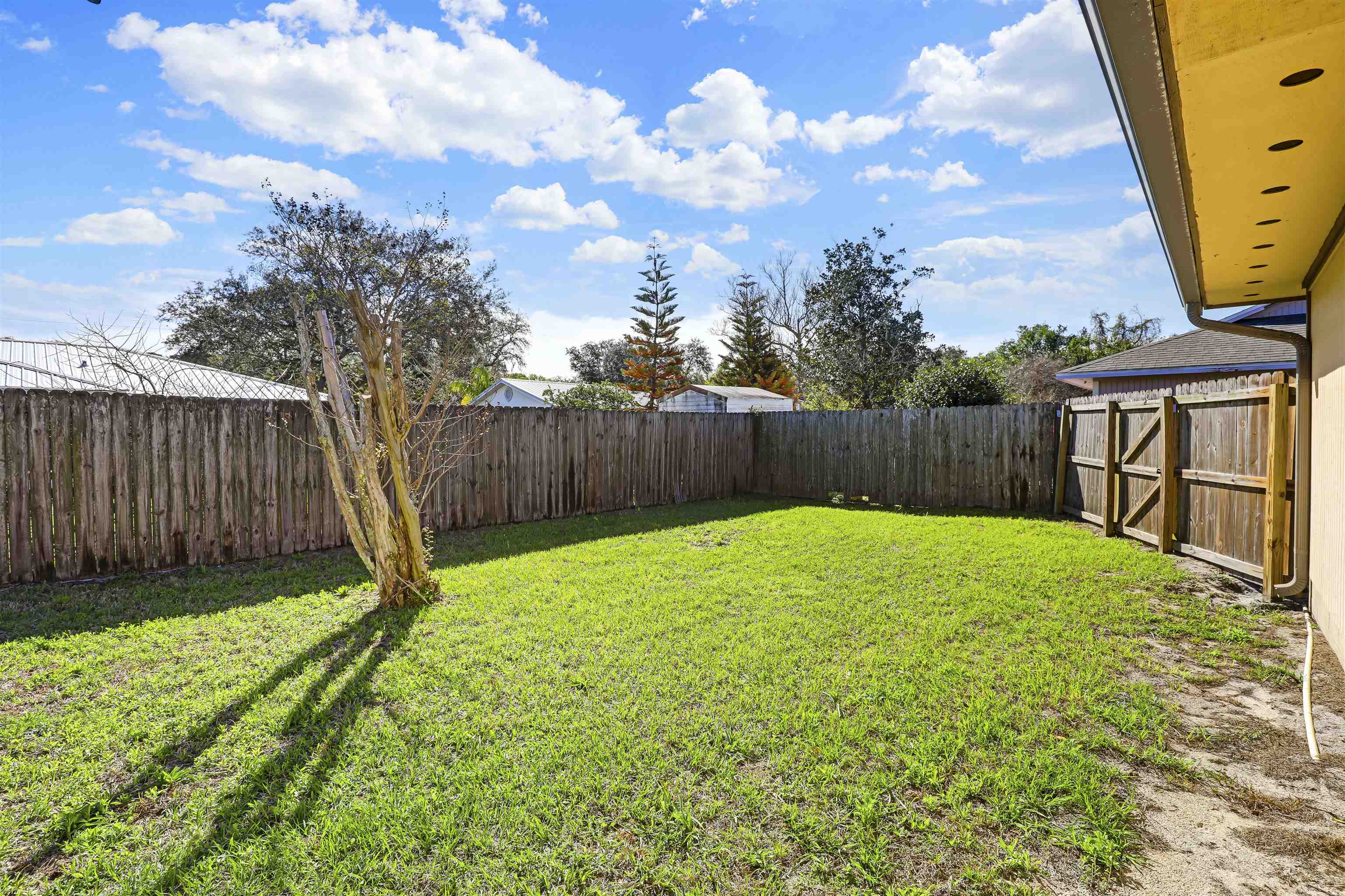 Image 42 of 45 For 111 Lobelia Rd