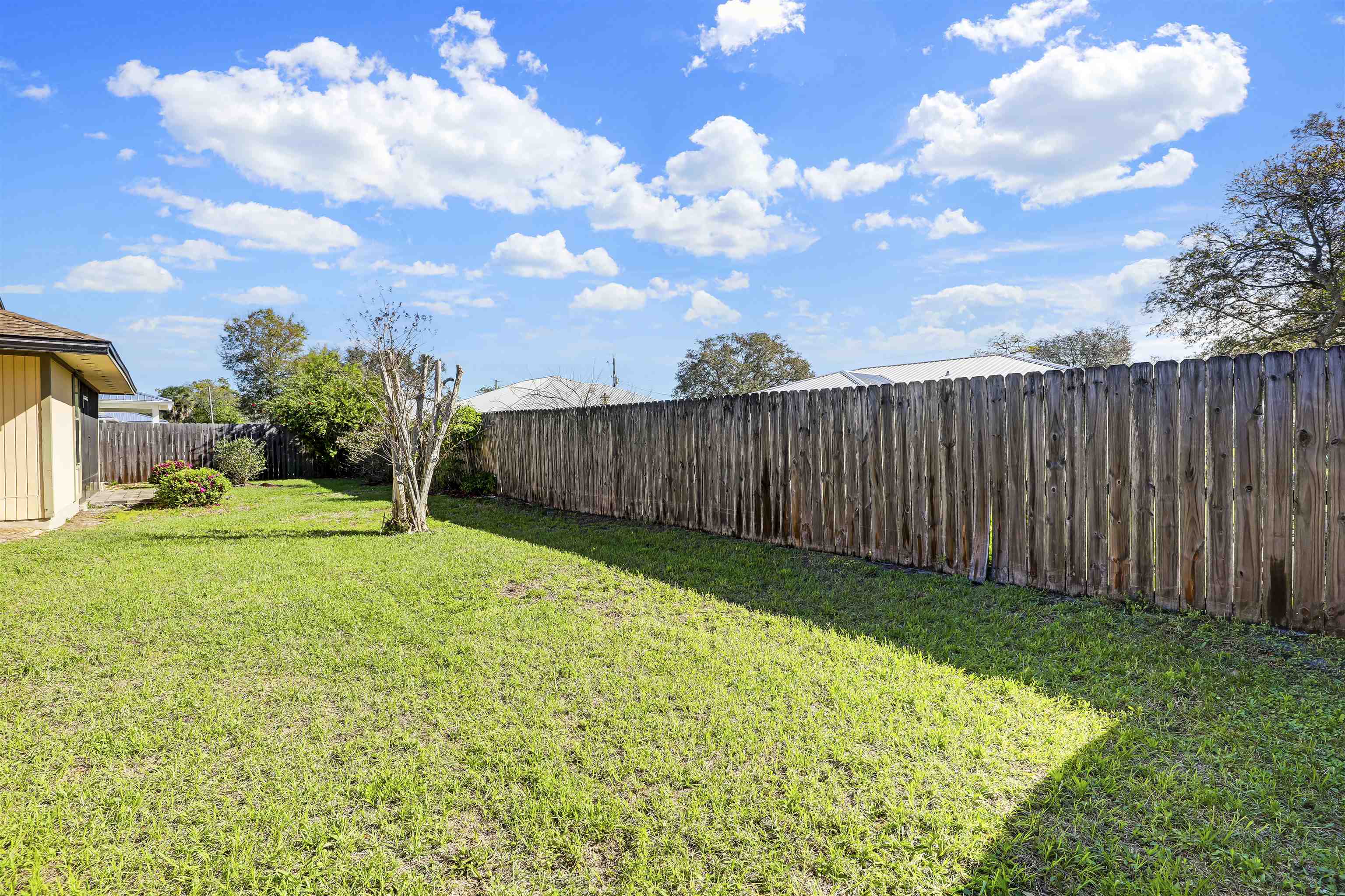 Image 43 of 45 For 111 Lobelia Rd