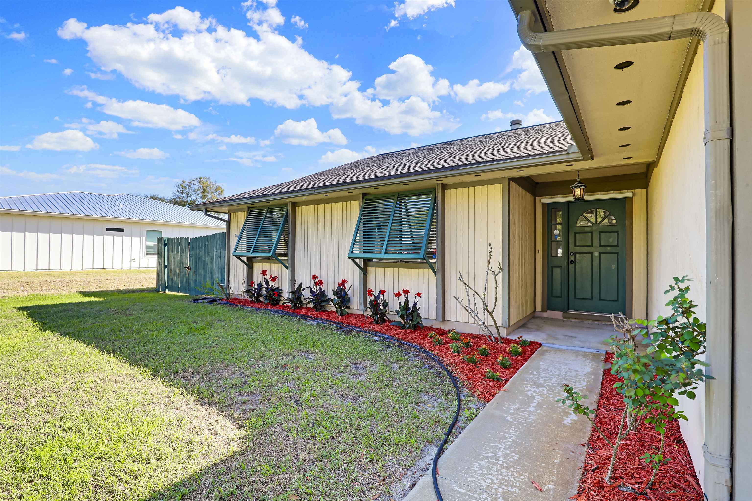 Image 7 of 45 For 111 Lobelia Rd