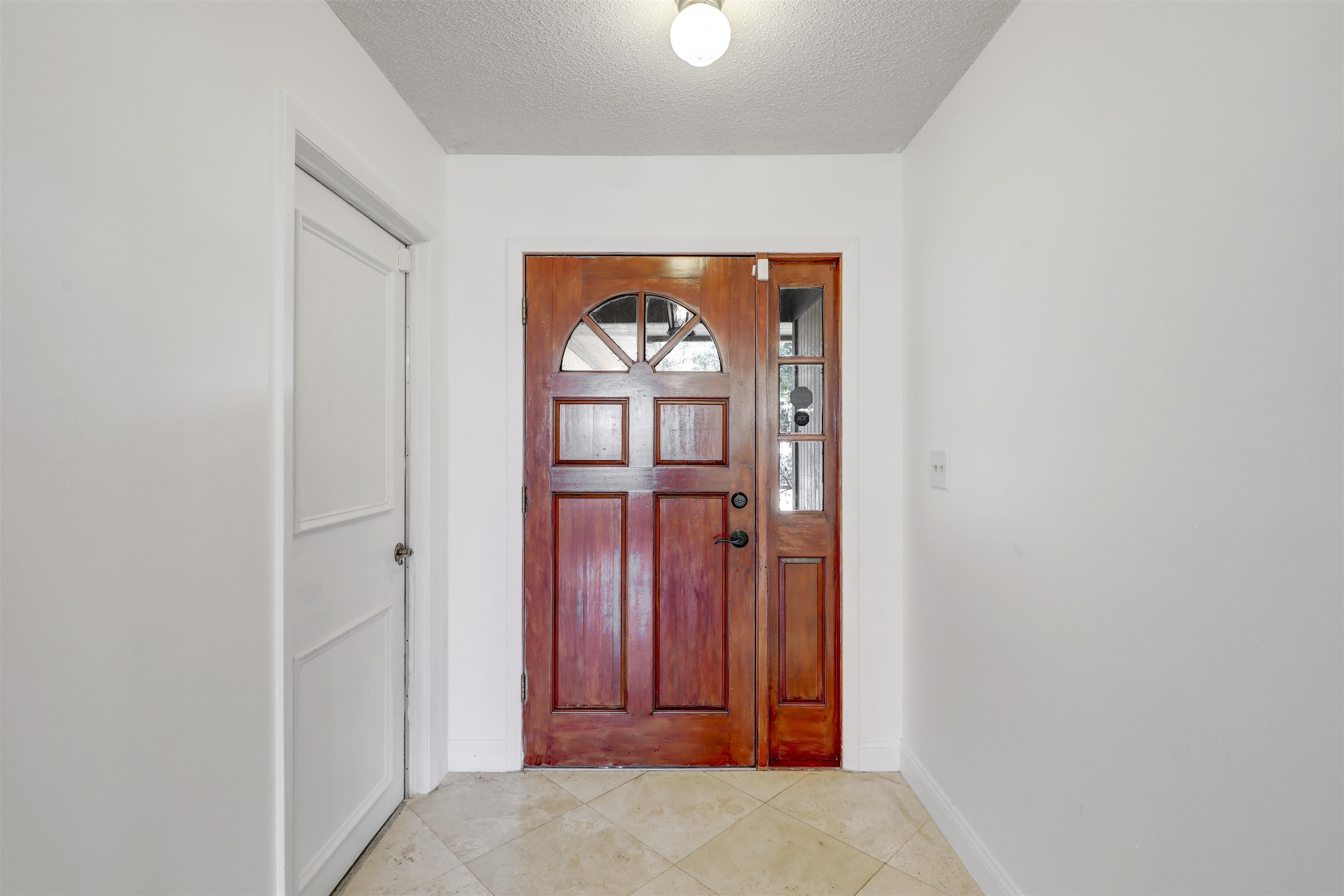 Image 9 of 45 For 111 Lobelia Rd