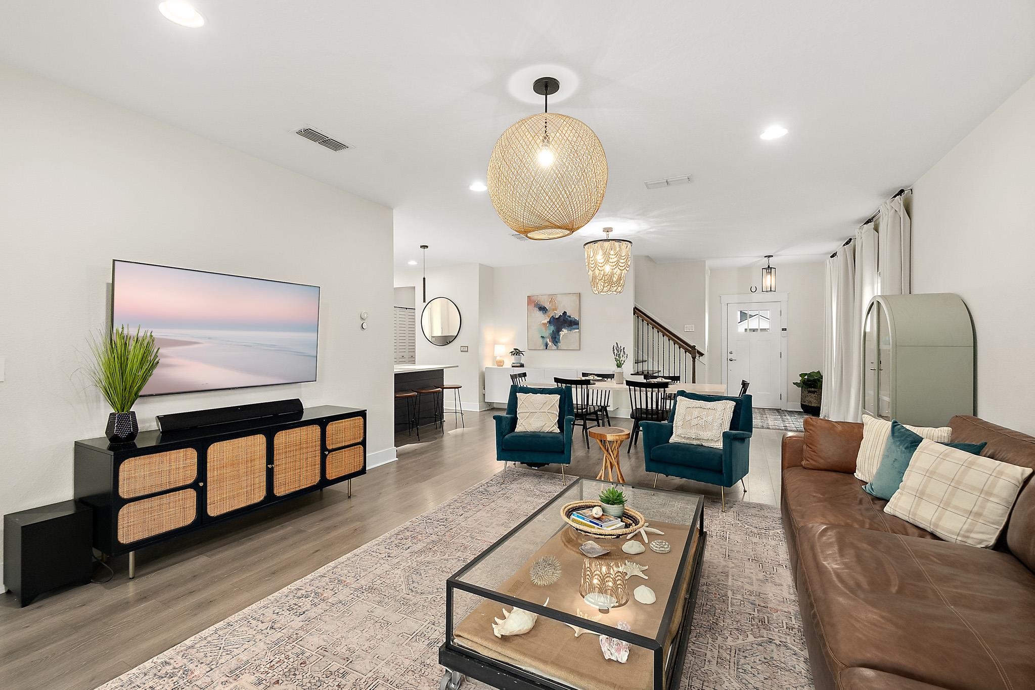 Image 10 of 63 For 45 Saint Barts Ave