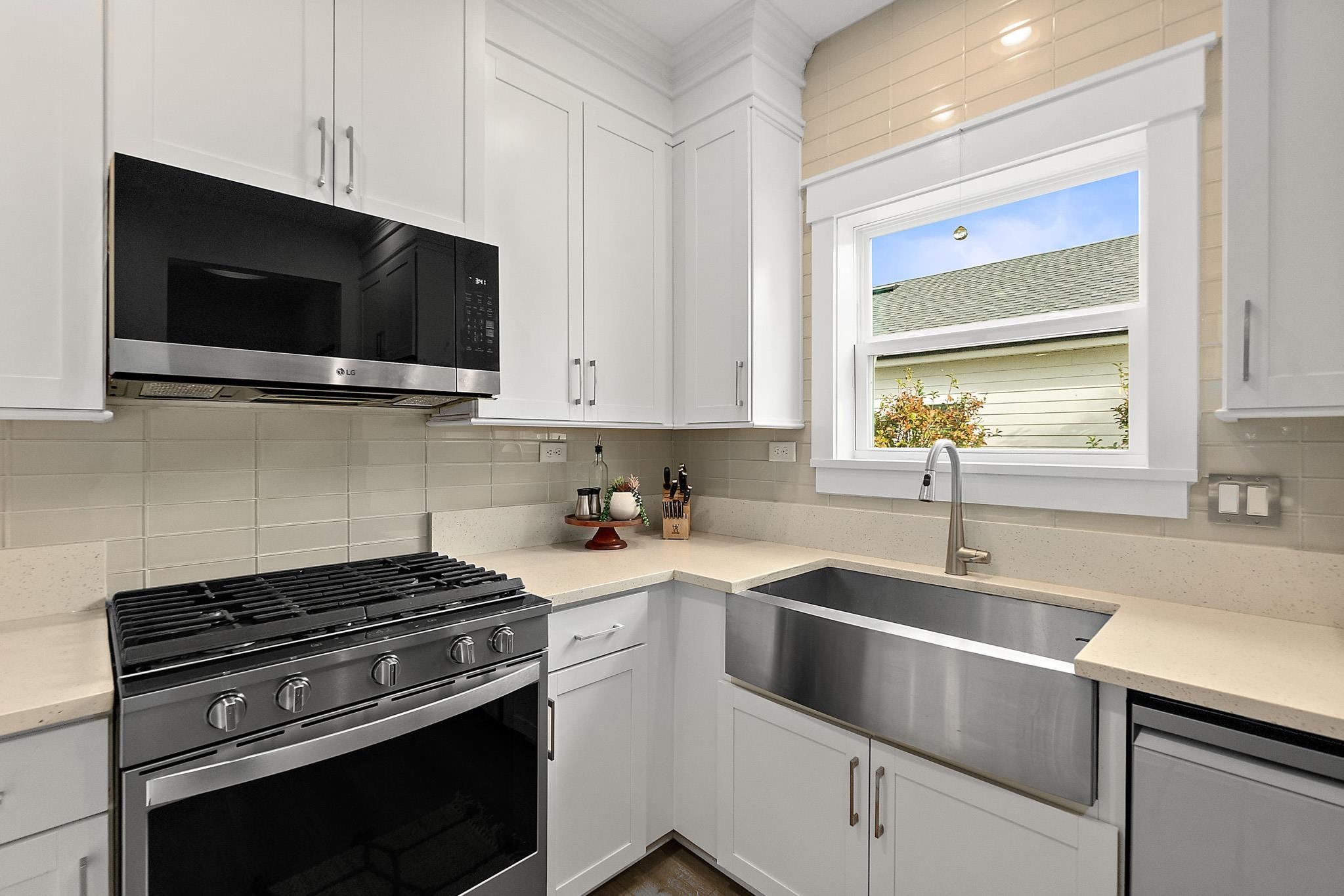 Image 23 of 63 For 45 Saint Barts Ave