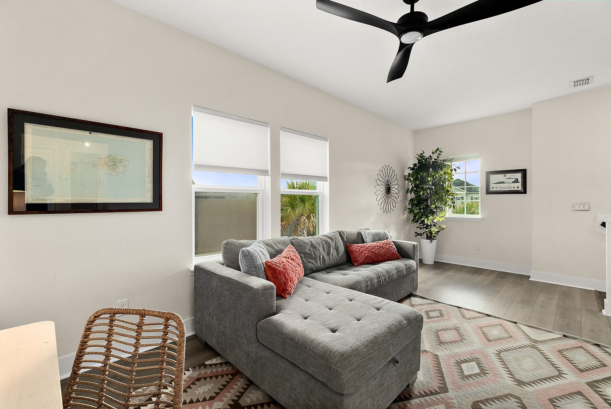 Image 31 of 63 For 45 Saint Barts Ave