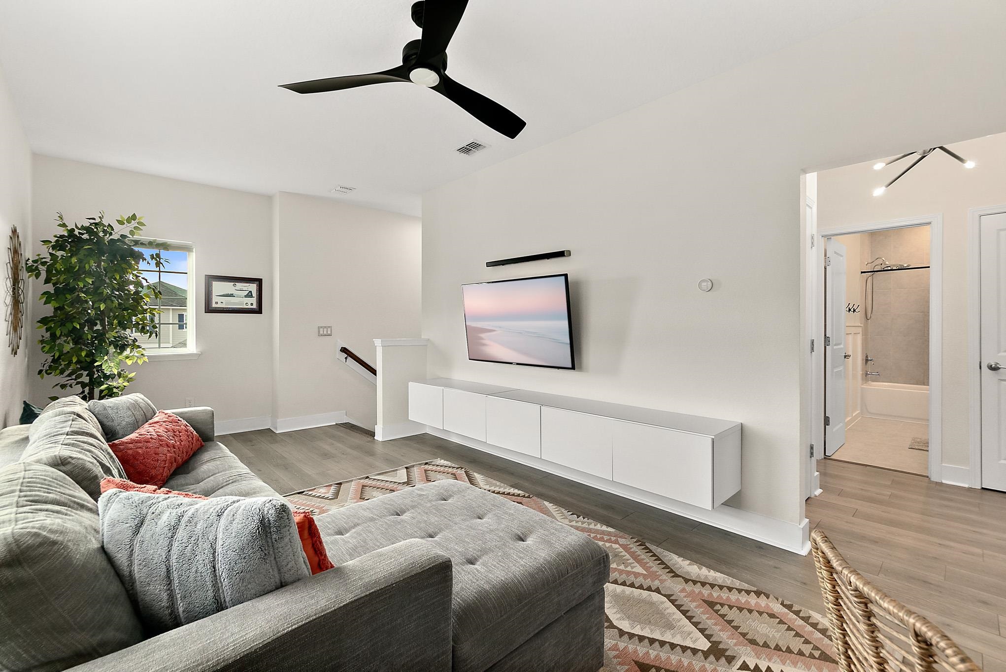 Image 32 of 63 For 45 Saint Barts Ave