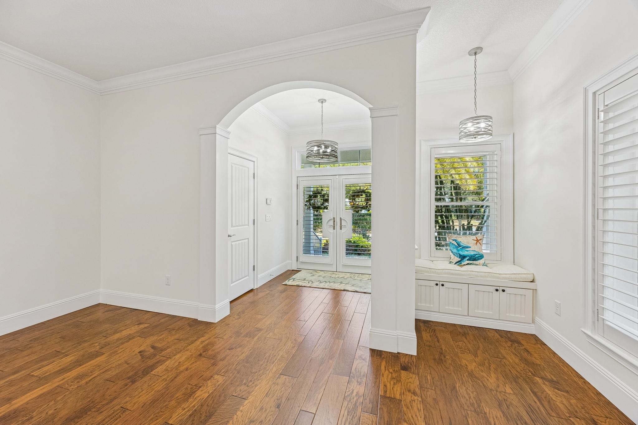 Image 13 of 69 For 909 Sandy Beach Cir