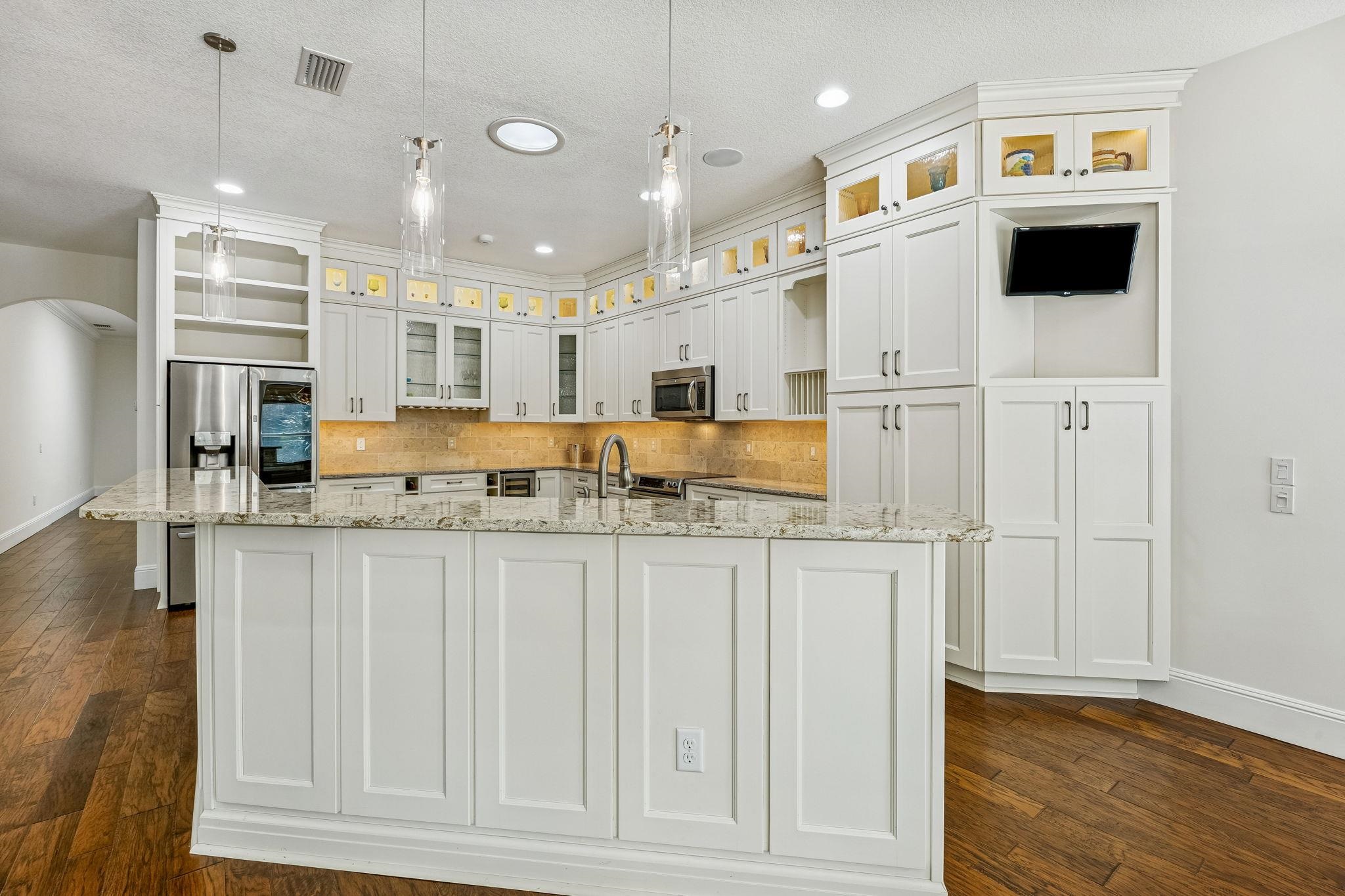 Image 20 of 69 For 909 Sandy Beach Cir