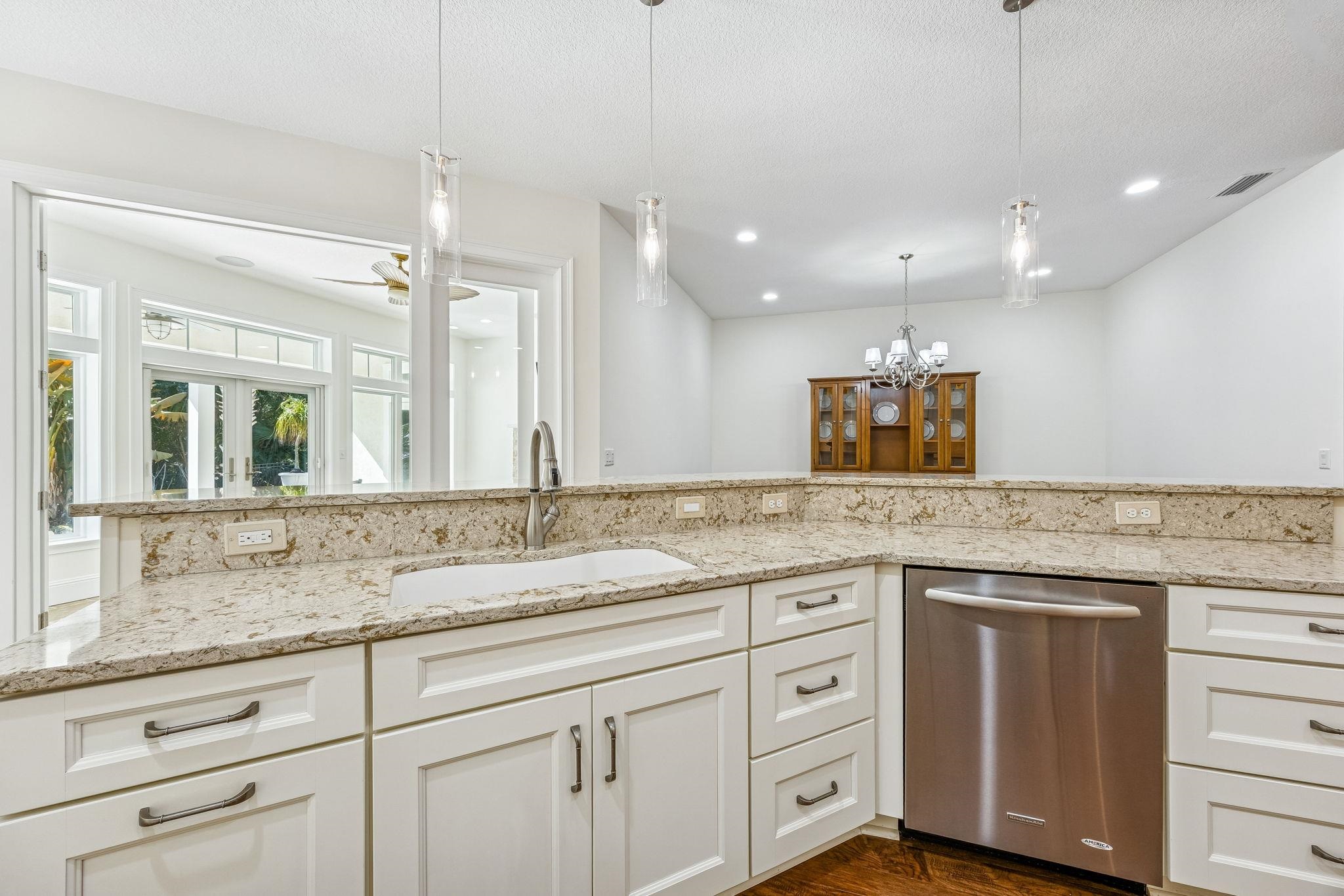 Image 24 of 69 For 909 Sandy Beach Cir