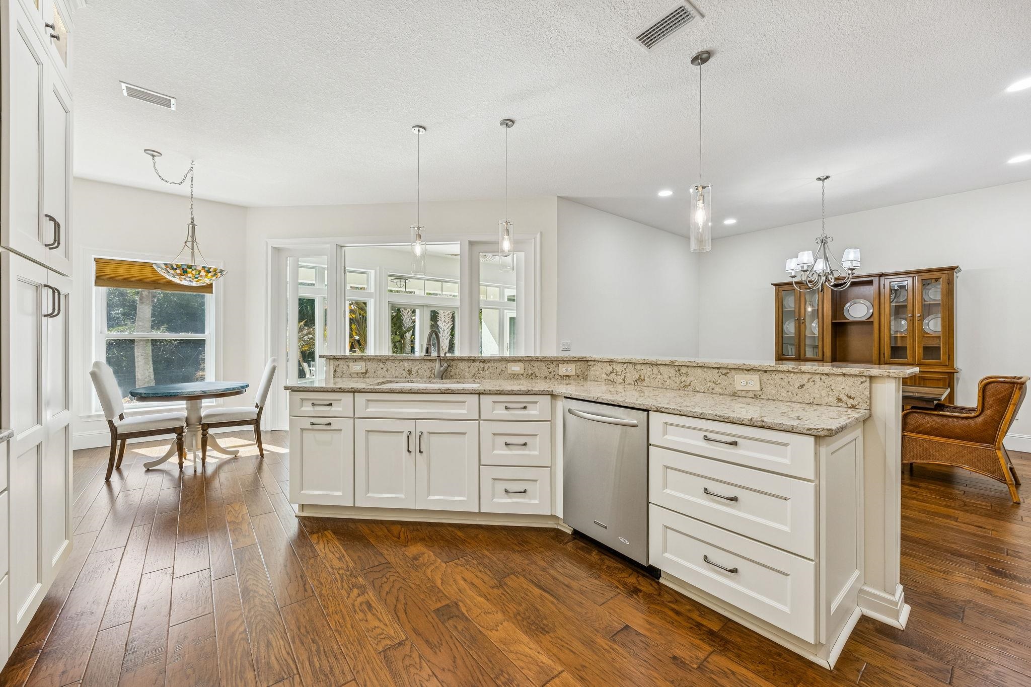 Image 25 of 69 For 909 Sandy Beach Cir