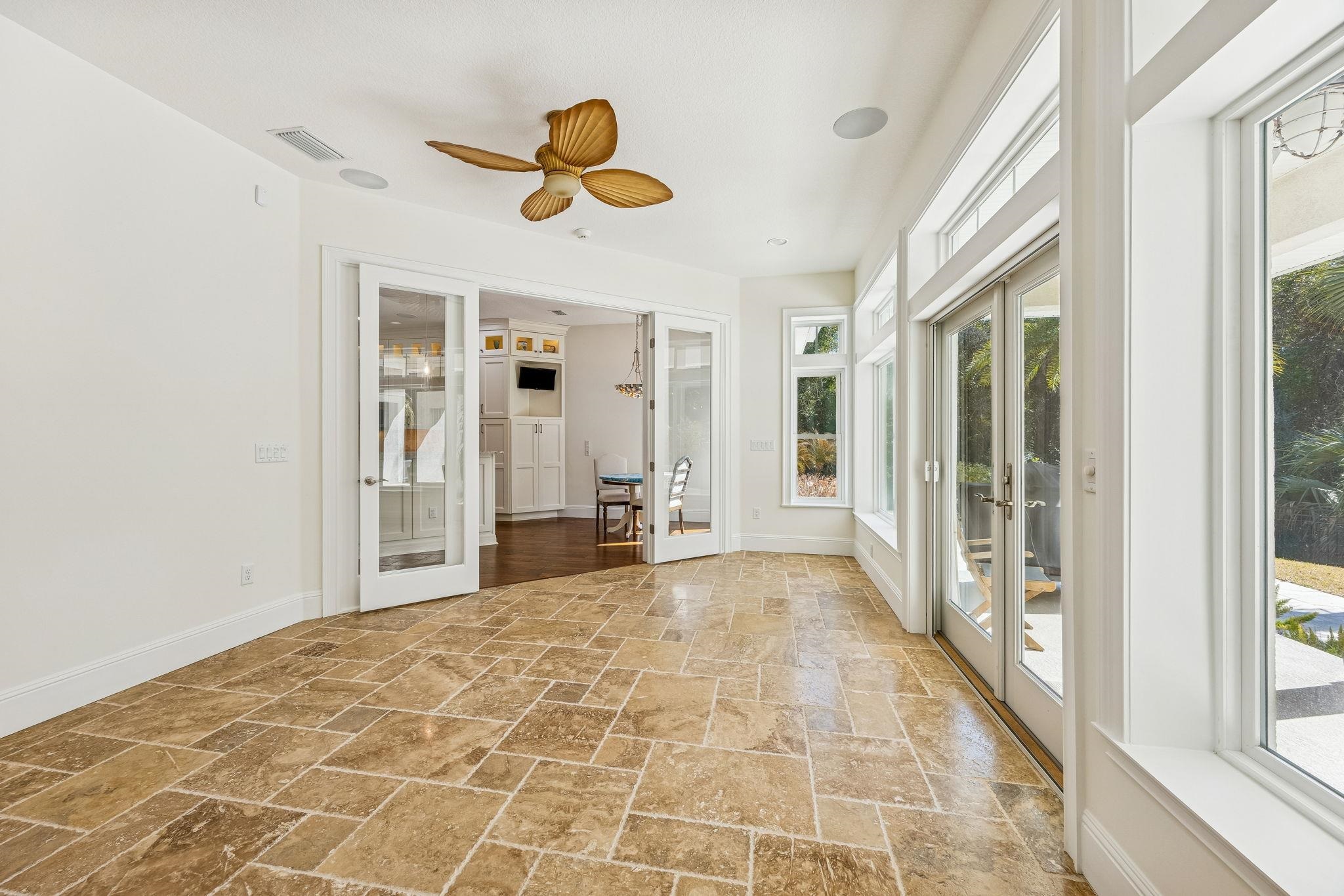 Image 28 of 69 For 909 Sandy Beach Cir