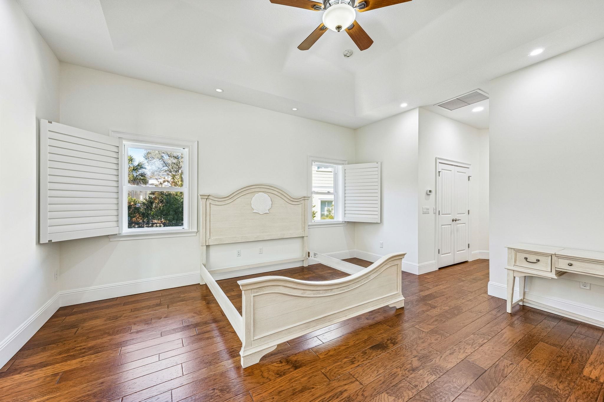 Image 38 of 69 For 909 Sandy Beach Cir