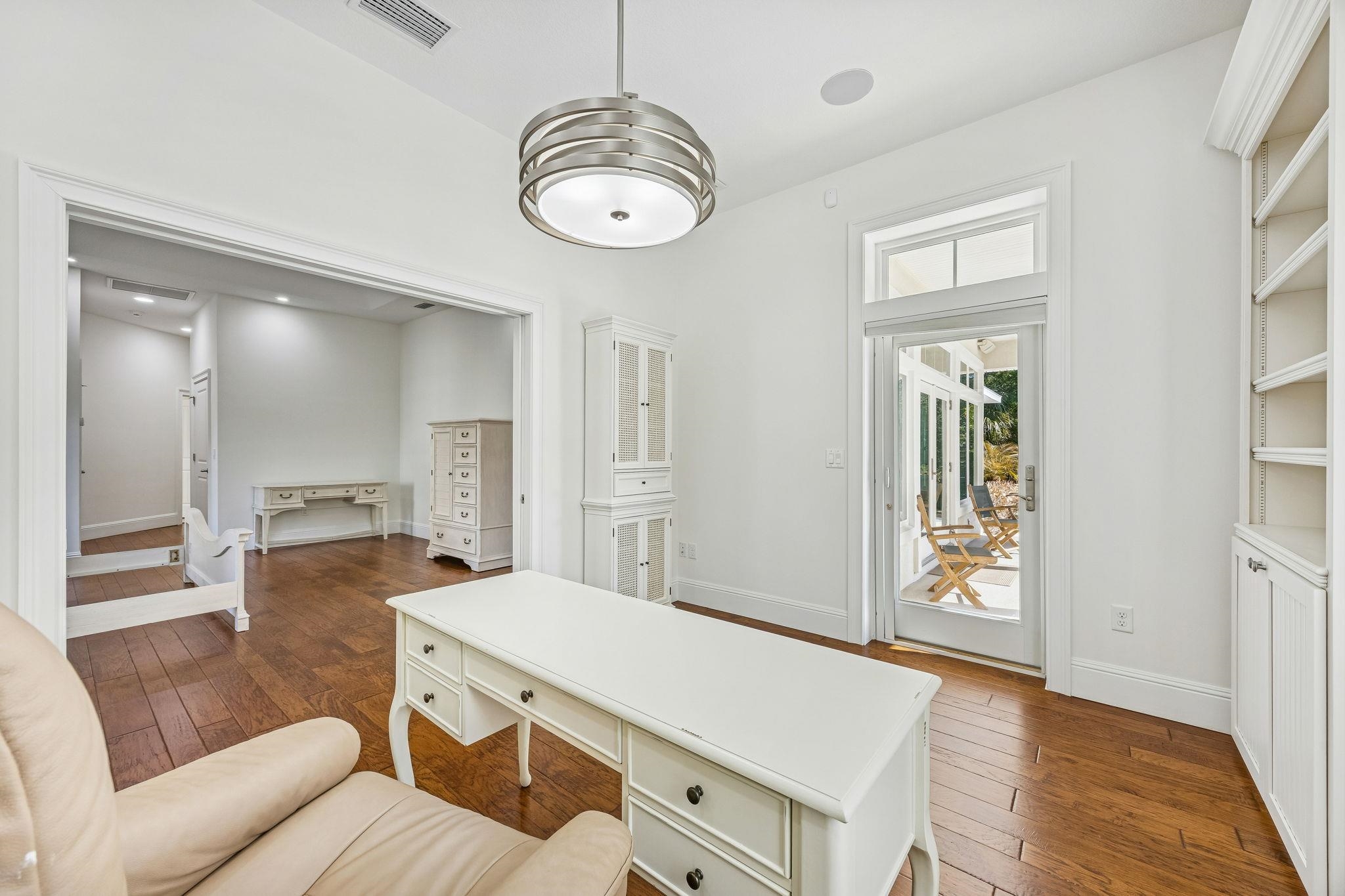 Image 41 of 69 For 909 Sandy Beach Cir