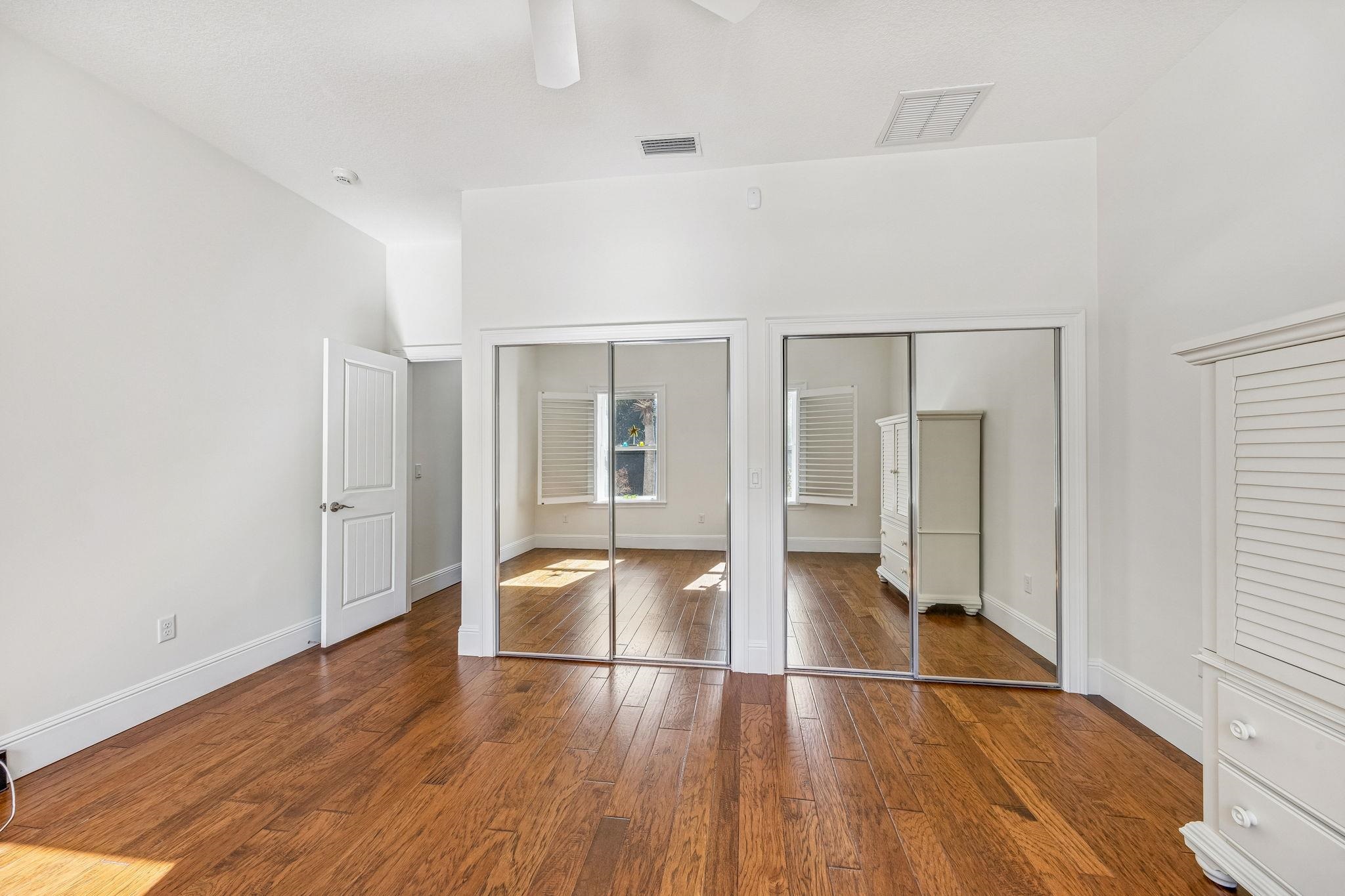 Image 52 of 69 For 909 Sandy Beach Cir