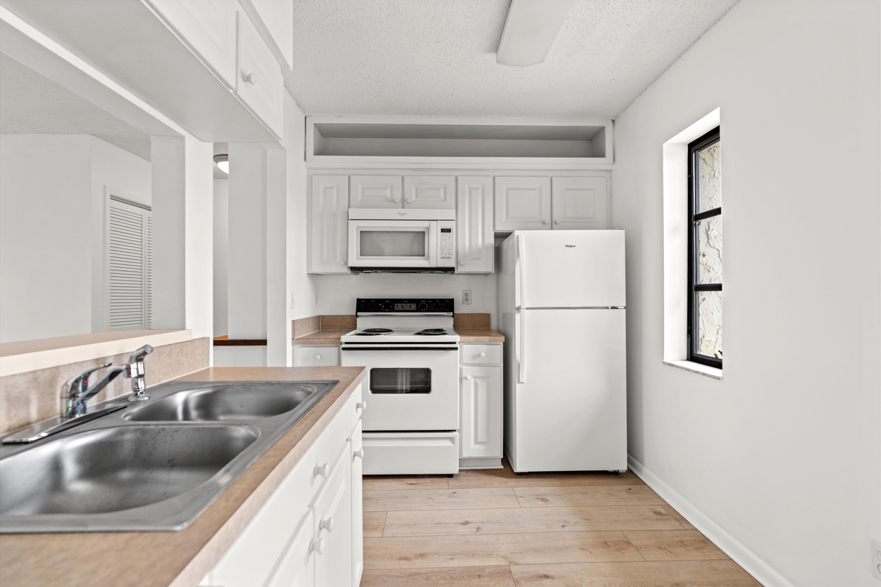 Image 12 of 35 For 600 Domenico Cir  G9