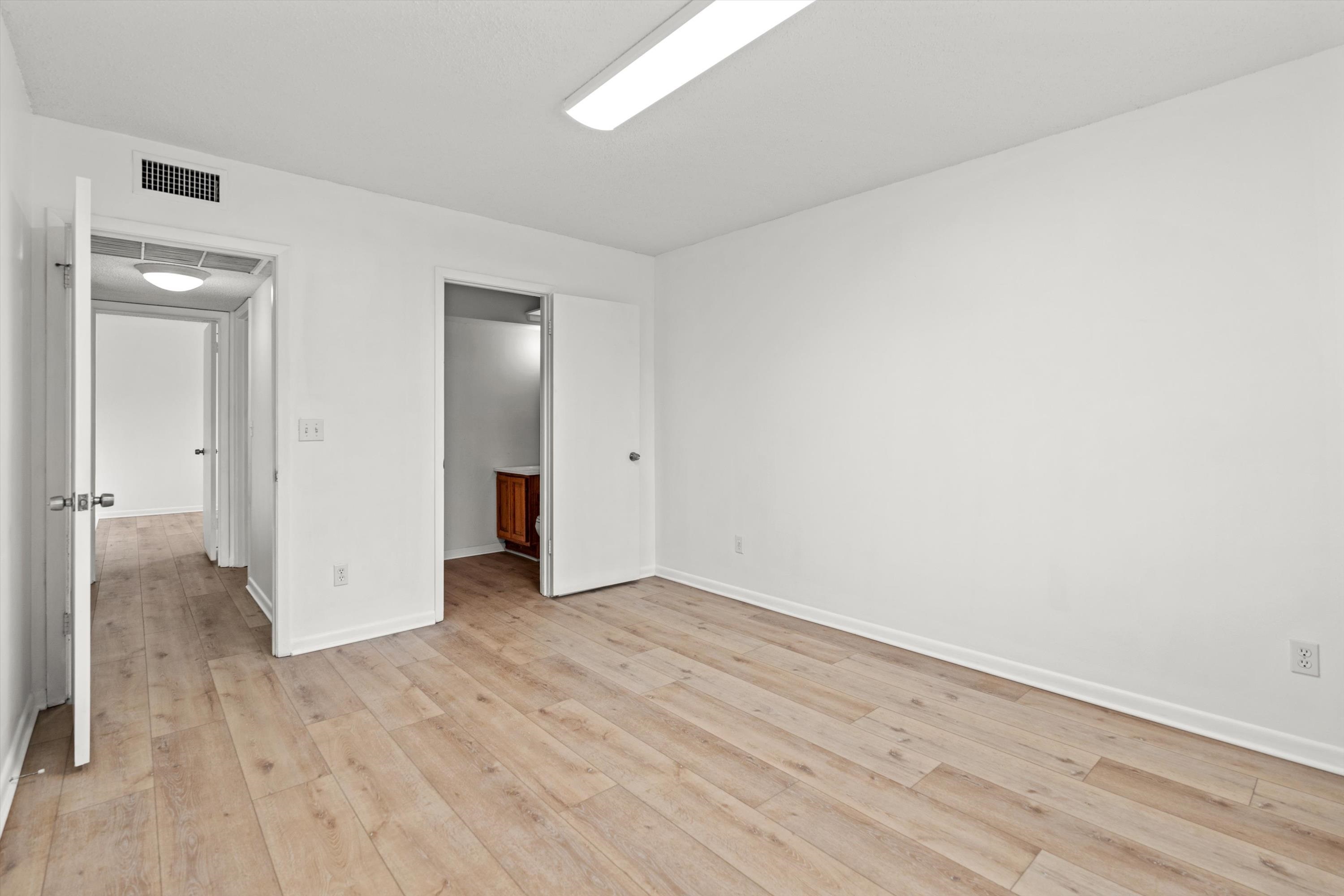 Image 15 of 35 For 600 Domenico Cir  G9