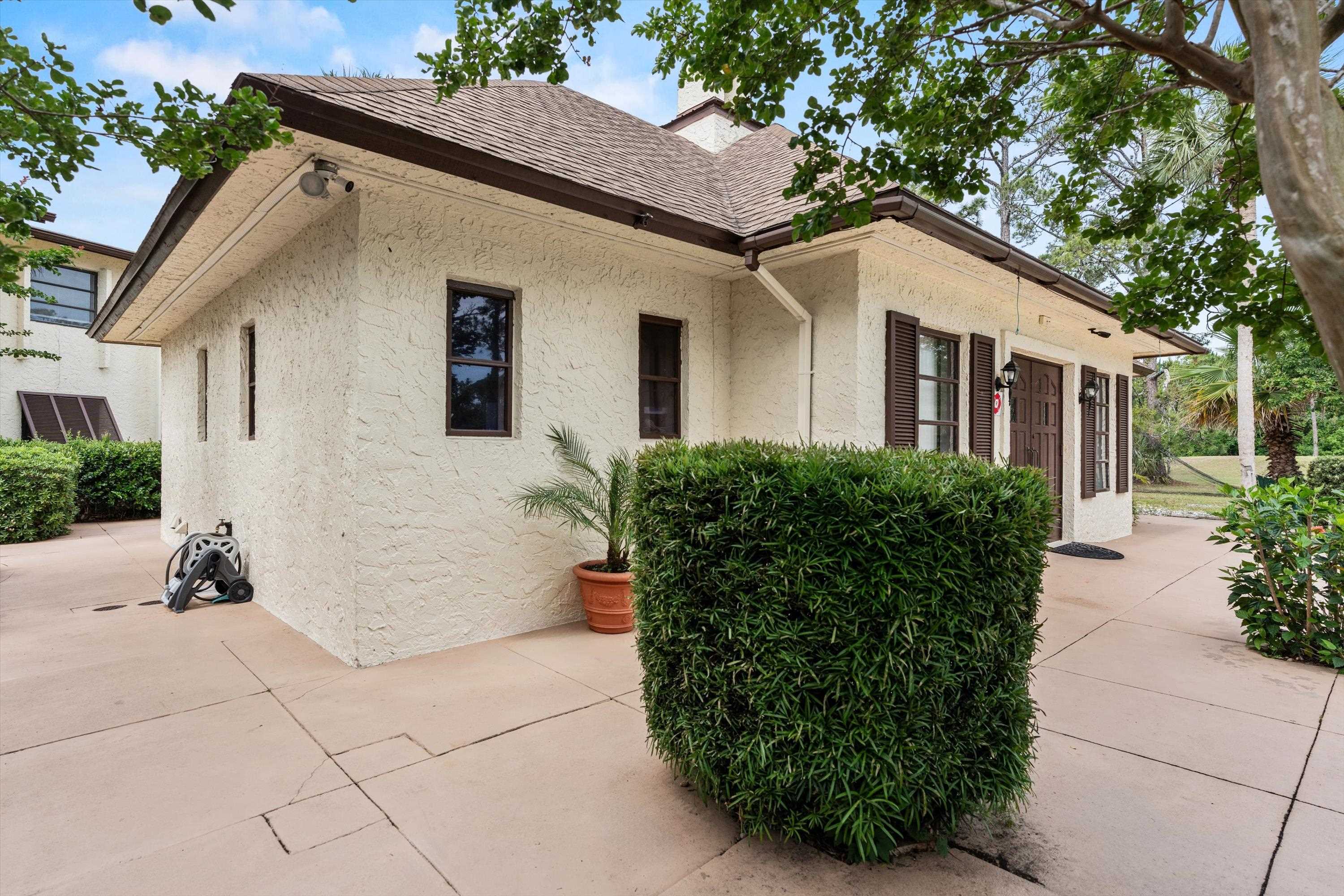 Image 22 of 35 For 600 Domenico Cir  G9