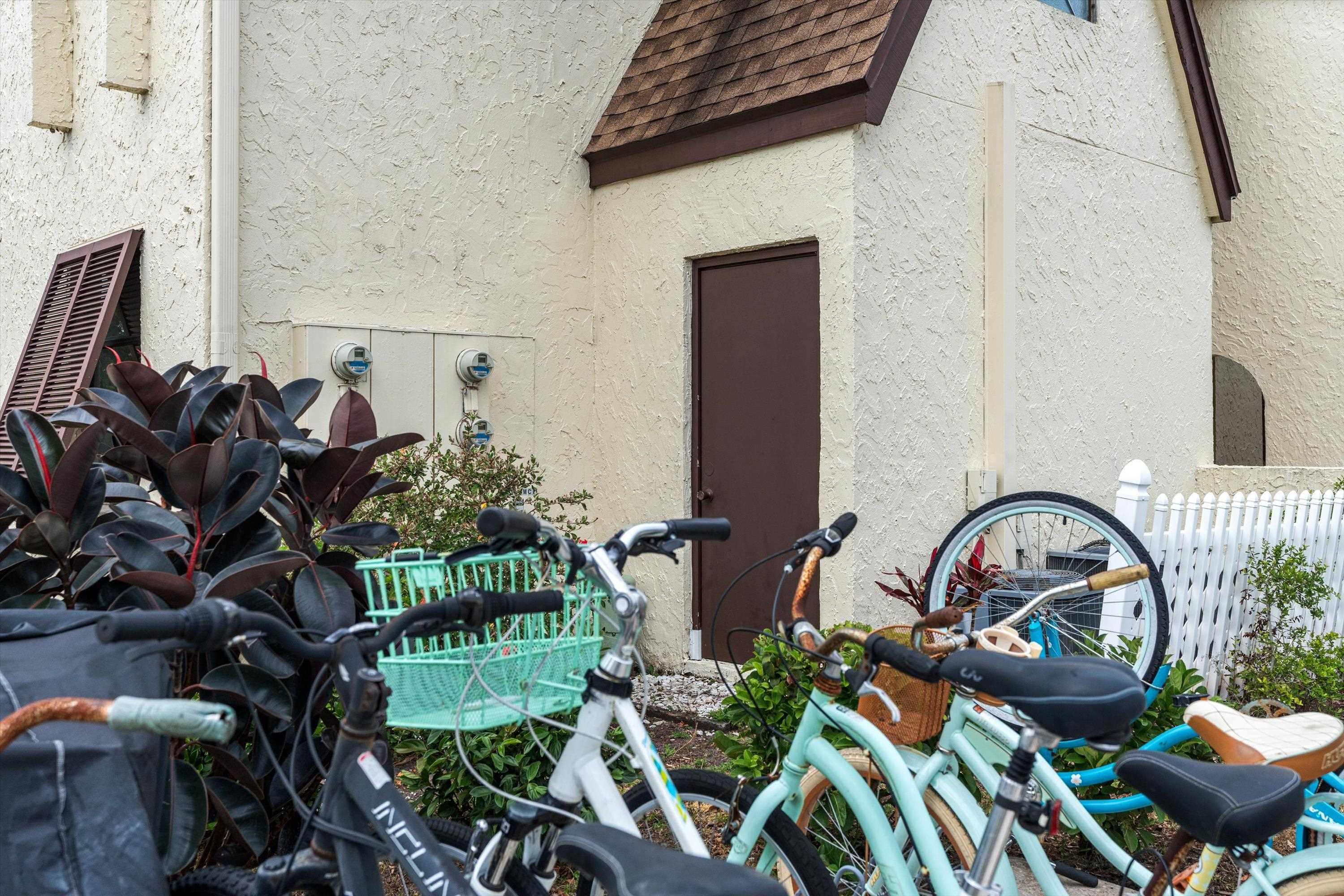 Image 24 of 35 For 600 Domenico Cir  G9