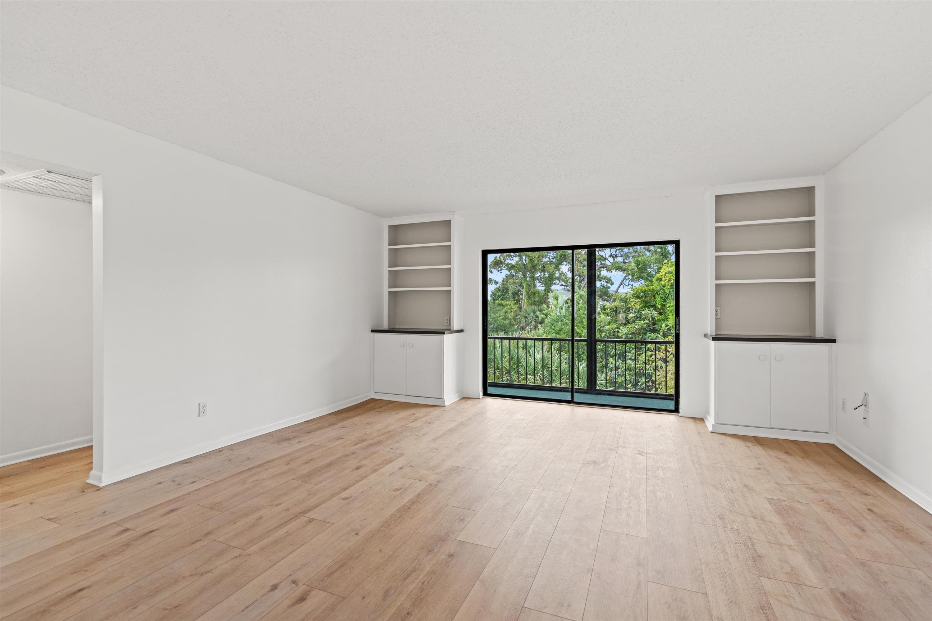 Image 5 of 35 For 600 Domenico Cir  G9