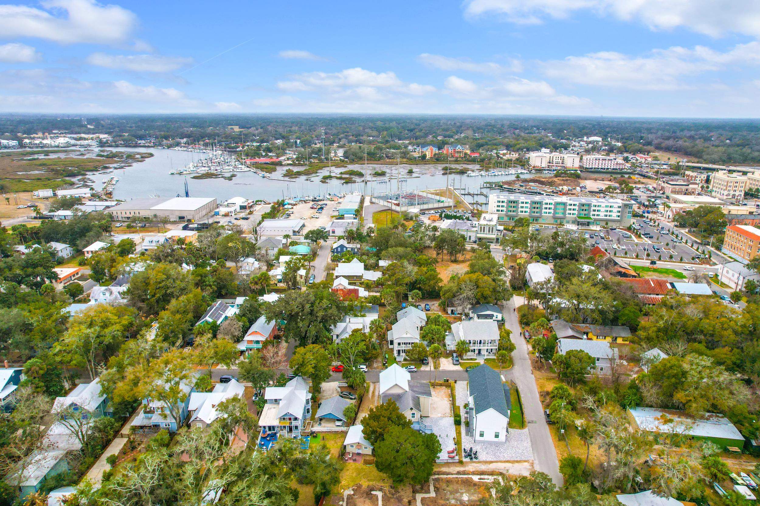 Image 10 of 67 For 31 Sanford Street