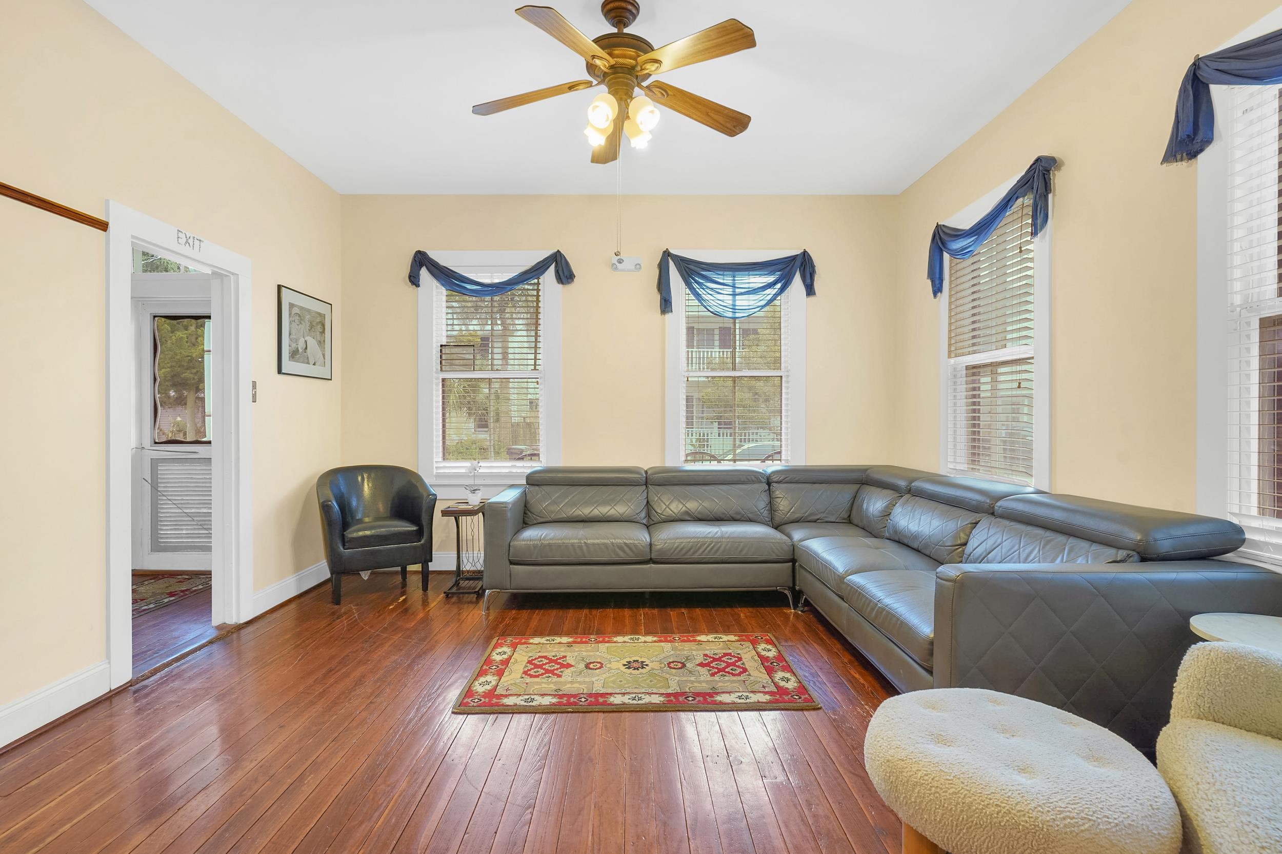 Image 15 of 67 For 31 Sanford Street