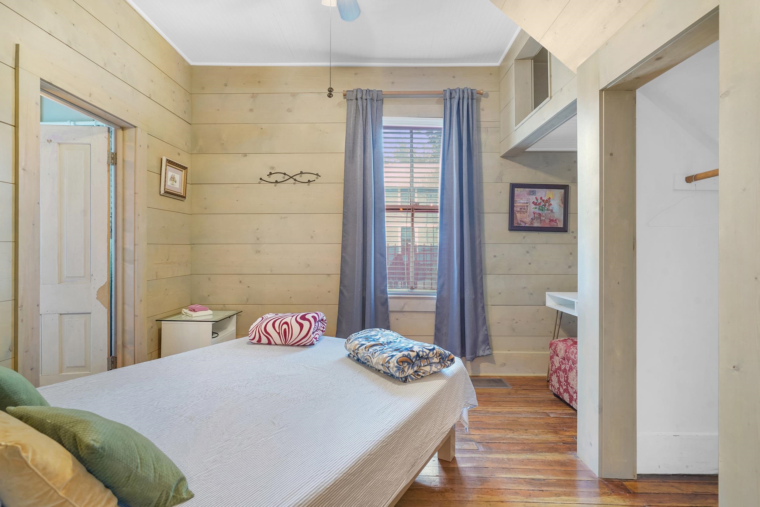 Image 21 of 67 For 31 Sanford Street