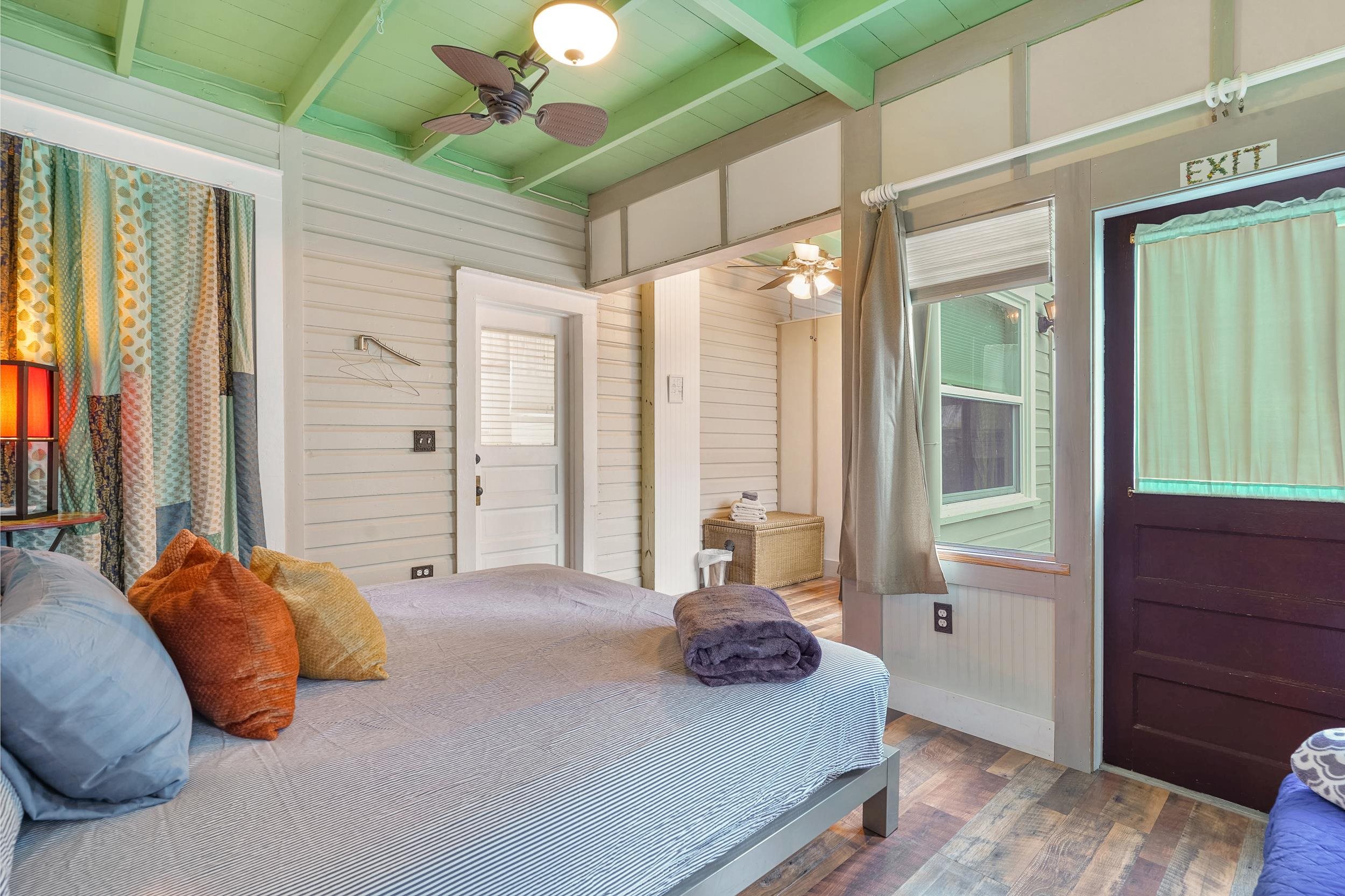 Image 23 of 67 For 31 Sanford Street