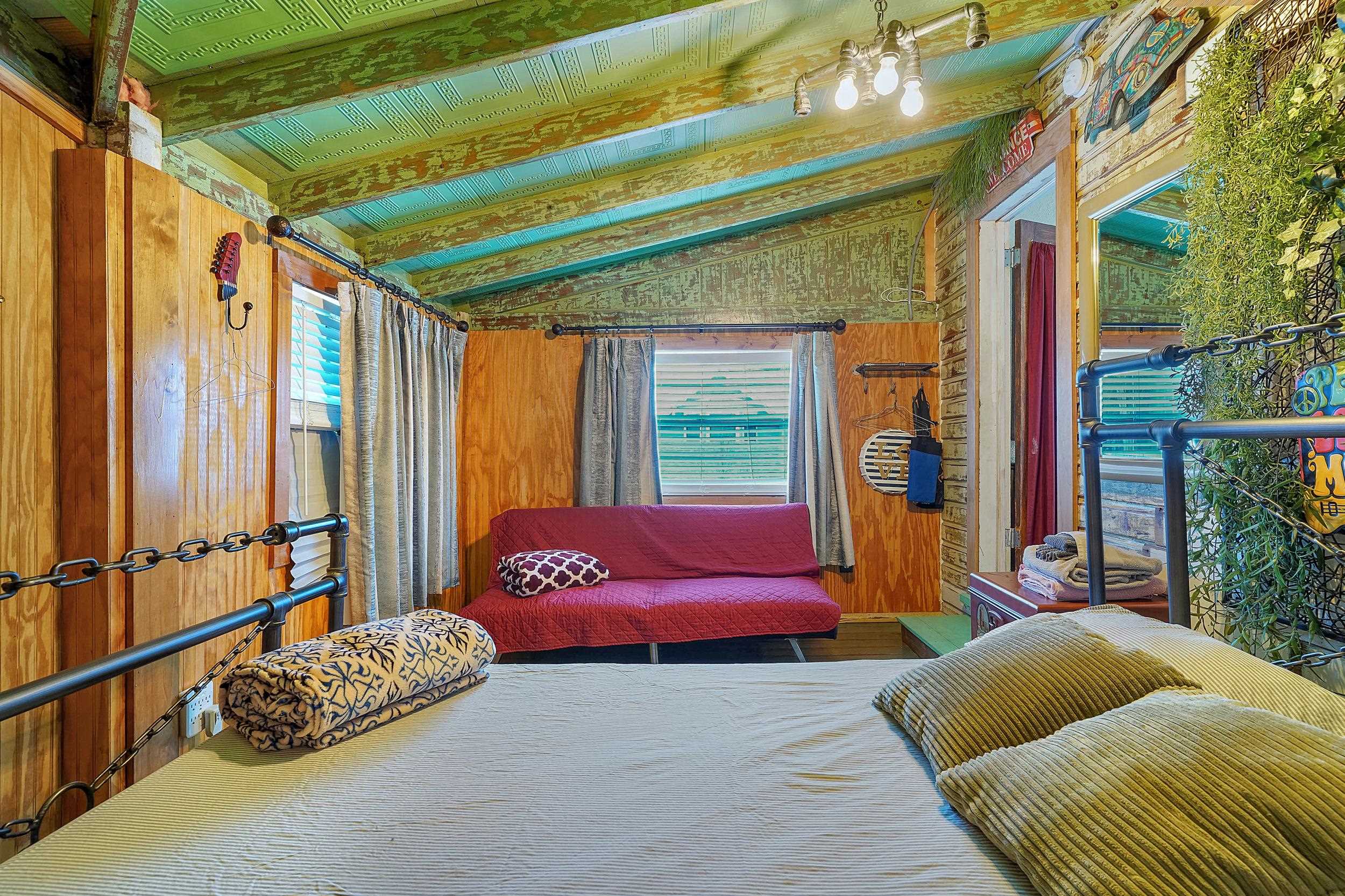 Image 37 of 67 For 31 Sanford Street