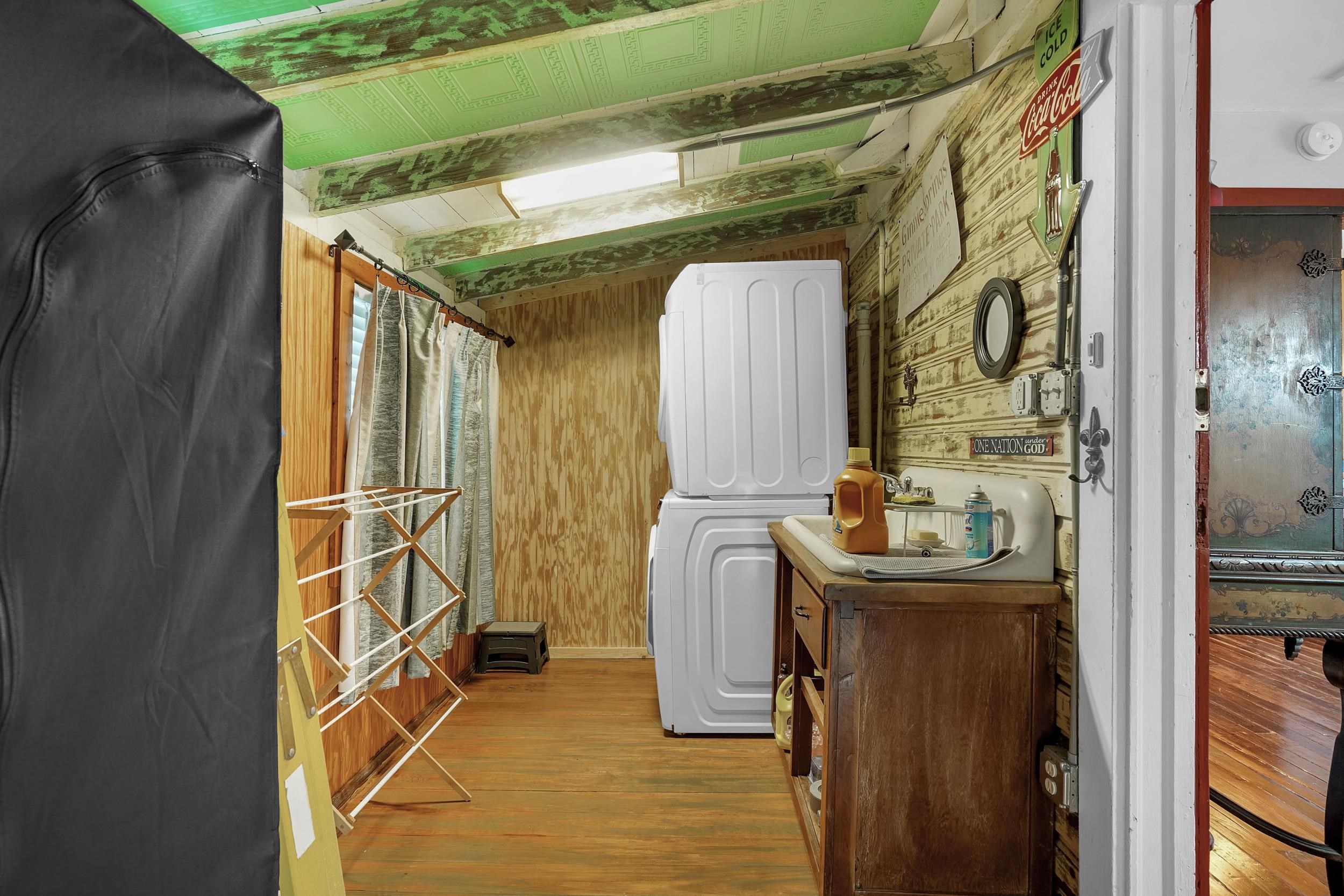 Image 47 of 67 For 31 Sanford Street