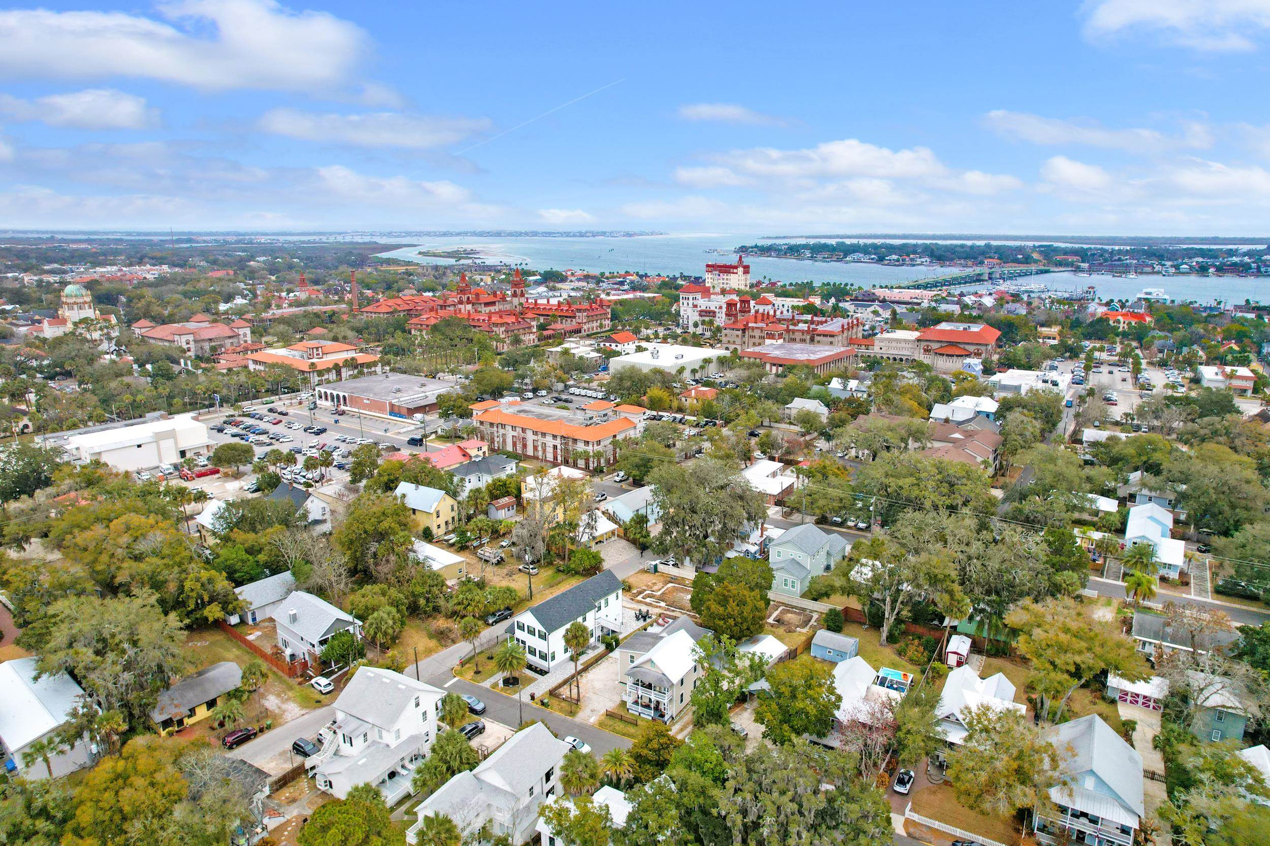 Image 6 of 67 For 31 Sanford Street