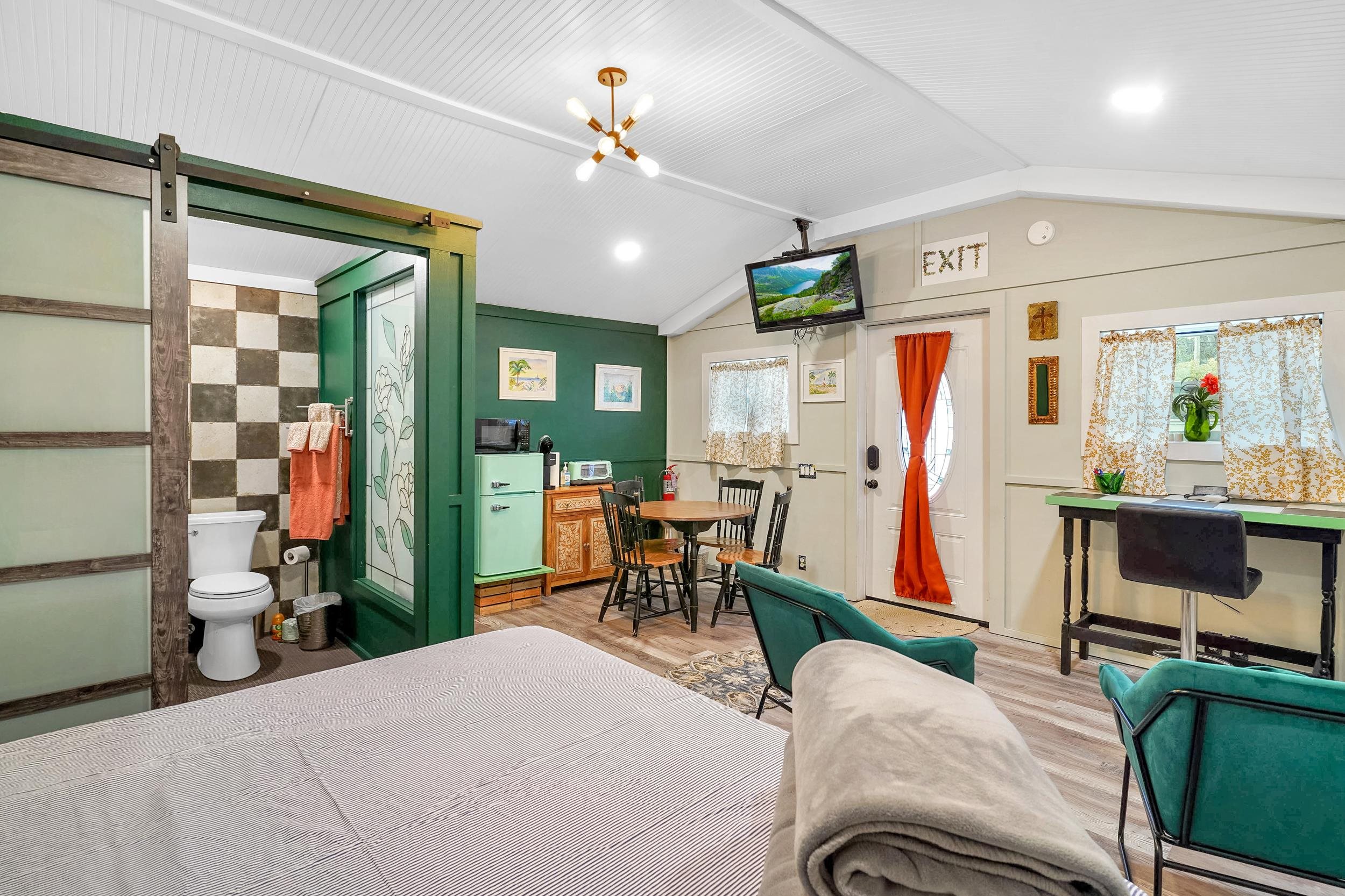 Image 61 of 67 For 31 Sanford Street