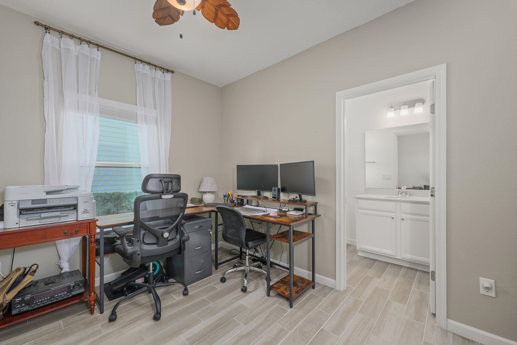 Image 15 of 43 For 28 Seasons Court