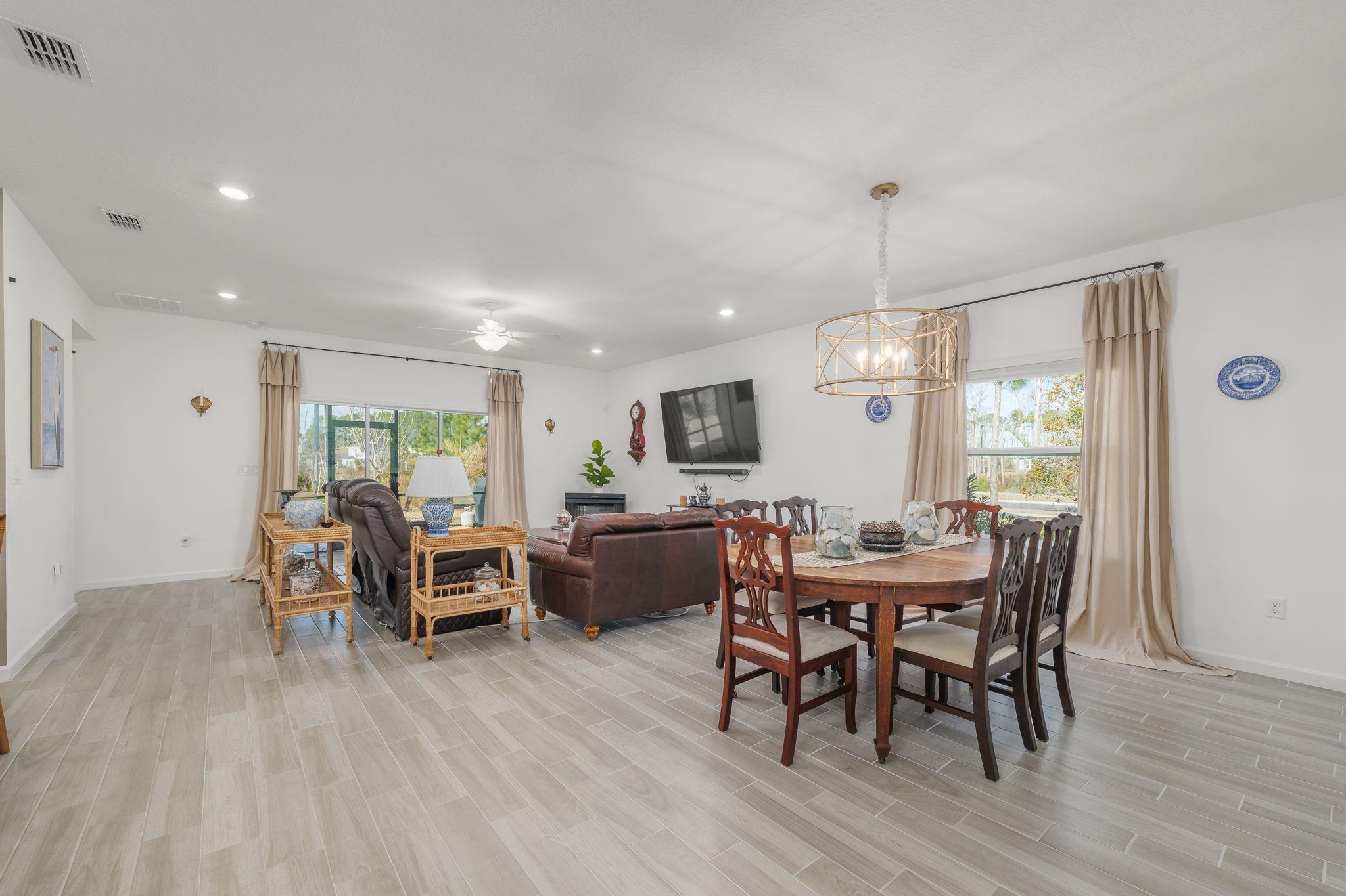 Image 22 of 43 For 28 Seasons Court