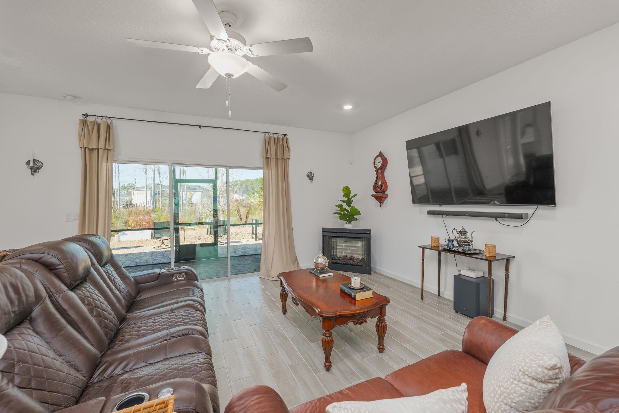 Image 23 of 43 For 28 Seasons Court