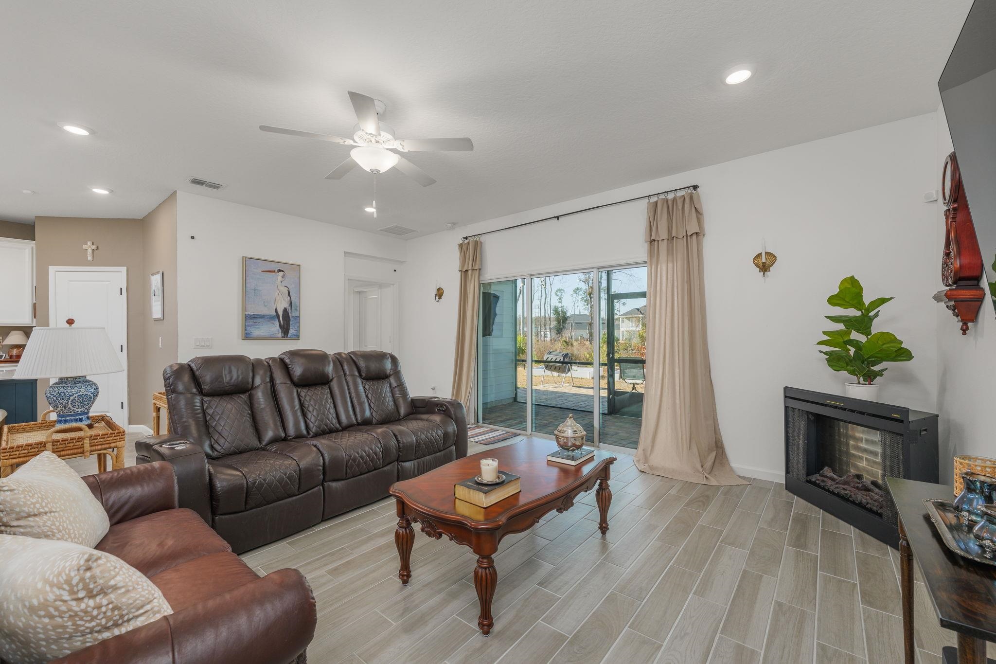 Image 24 of 43 For 28 Seasons Court