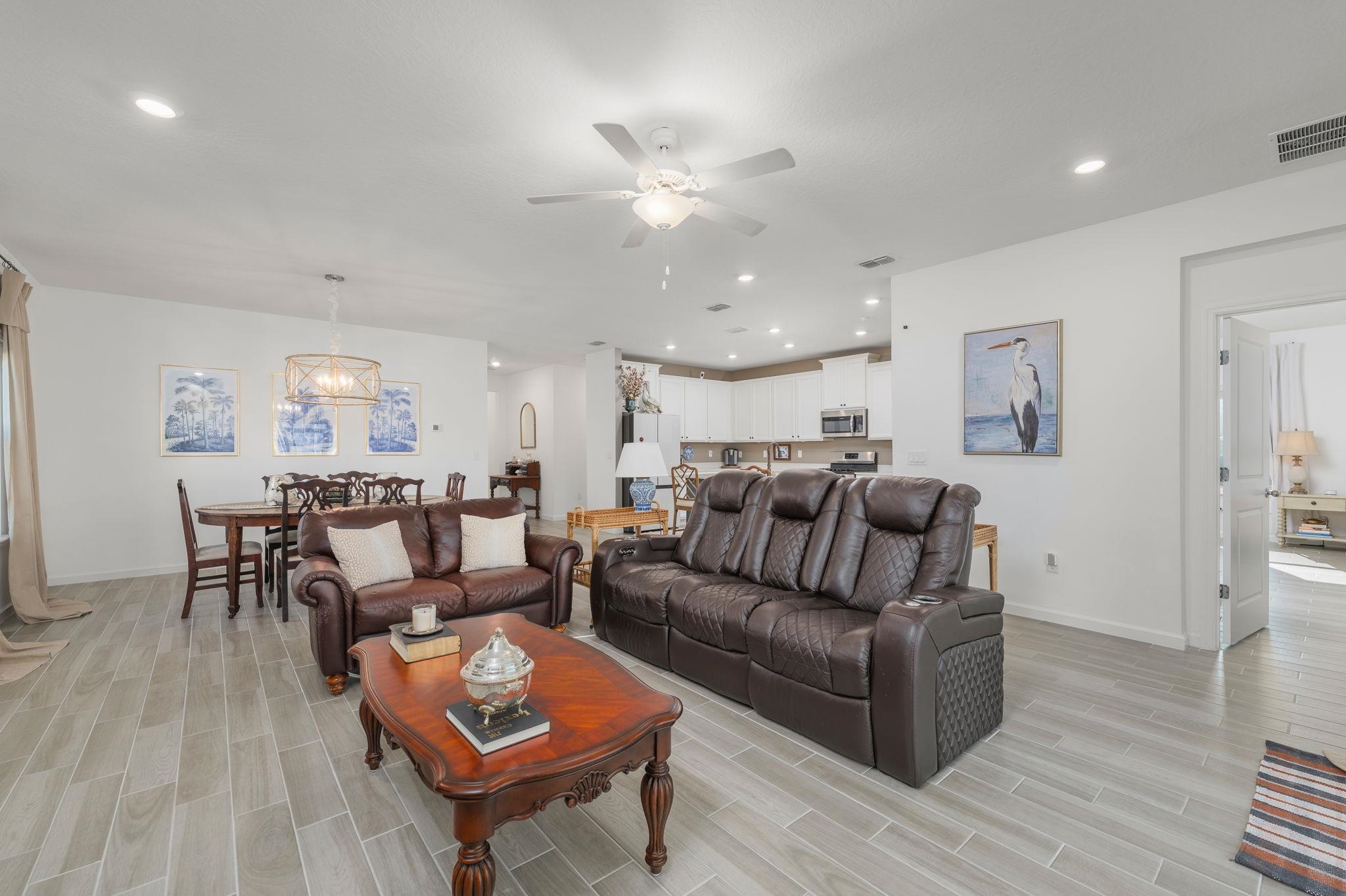 Image 25 of 43 For 28 Seasons Court