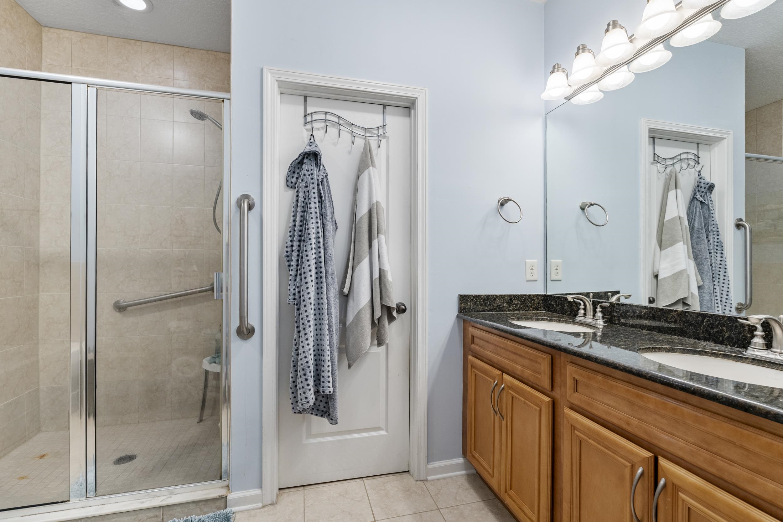 Image 19 of 38 For 110 Magnolia Crossing Pt Unit 1901  1901