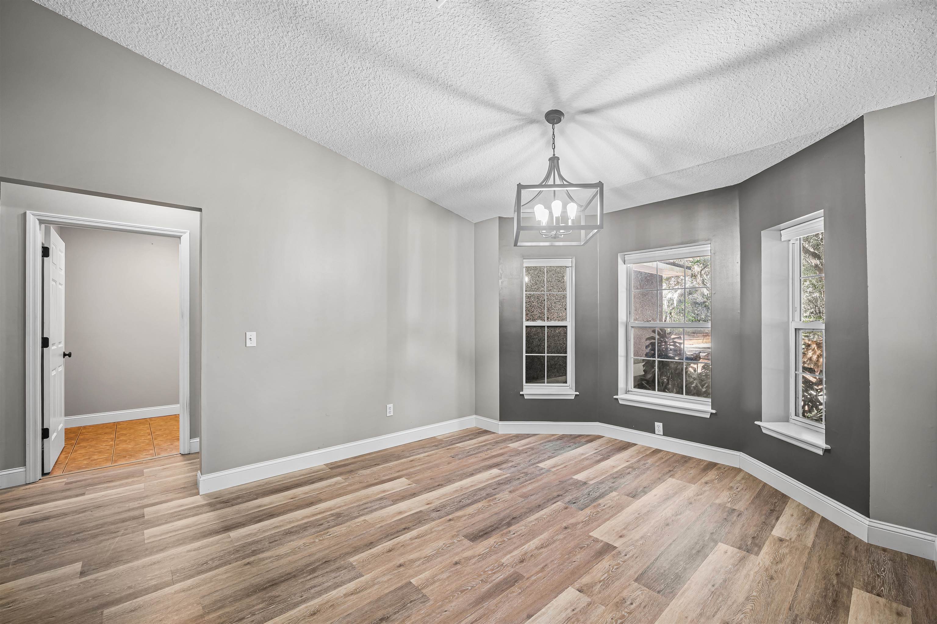 Image 18 of 68 For 2950 Kings Rd