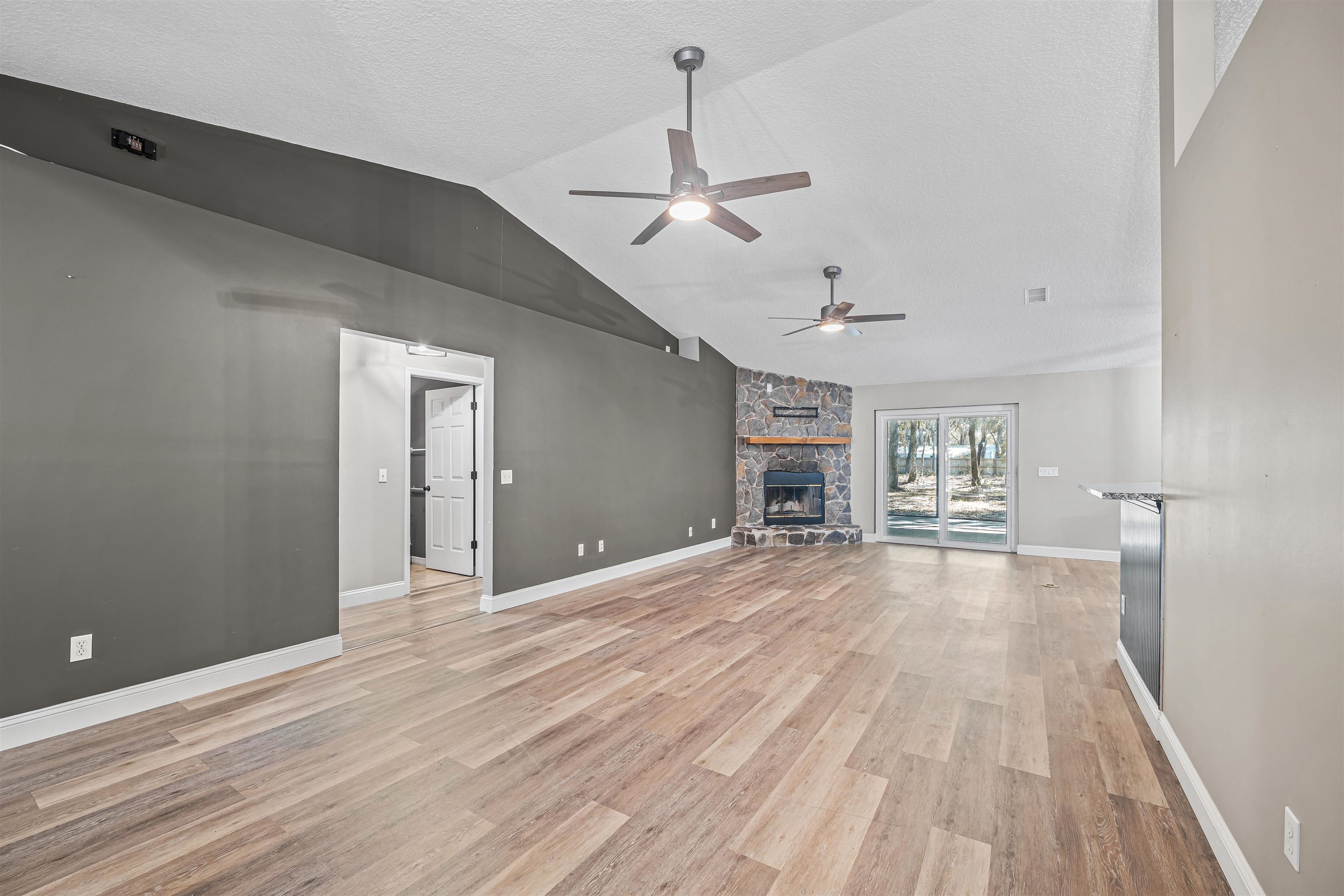 Image 20 of 68 For 2950 Kings Rd