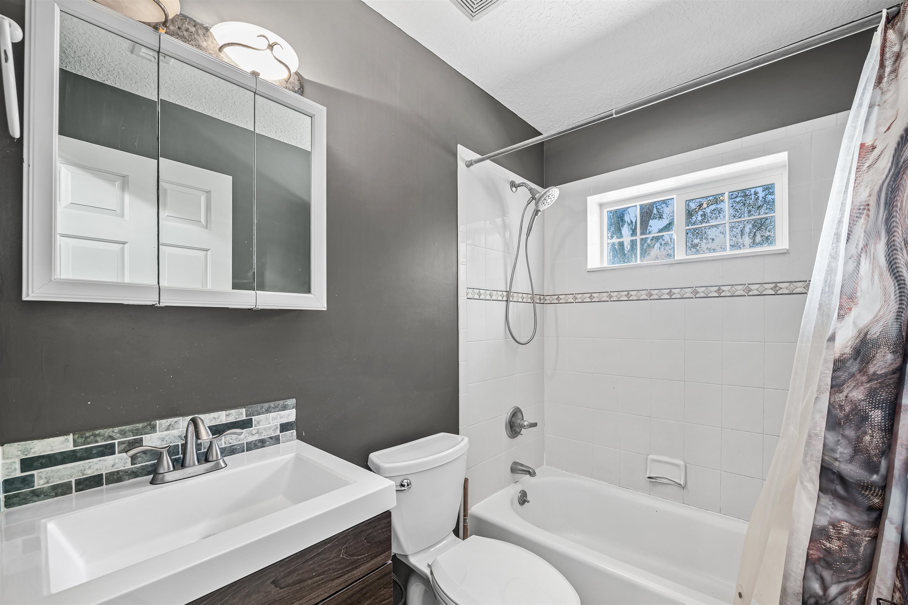 Image 24 of 68 For 2950 Kings Rd