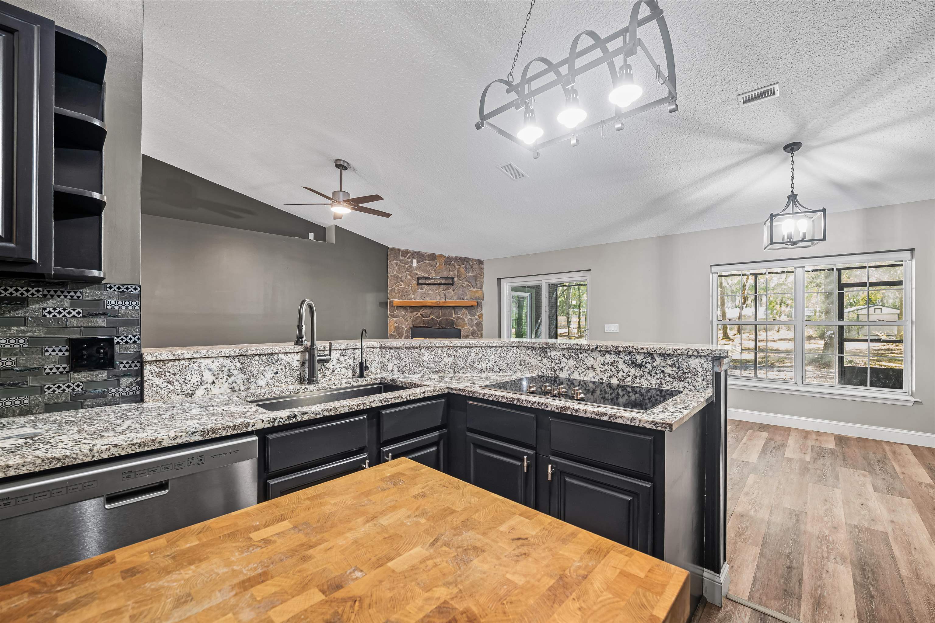 Image 33 of 68 For 2950 Kings Rd