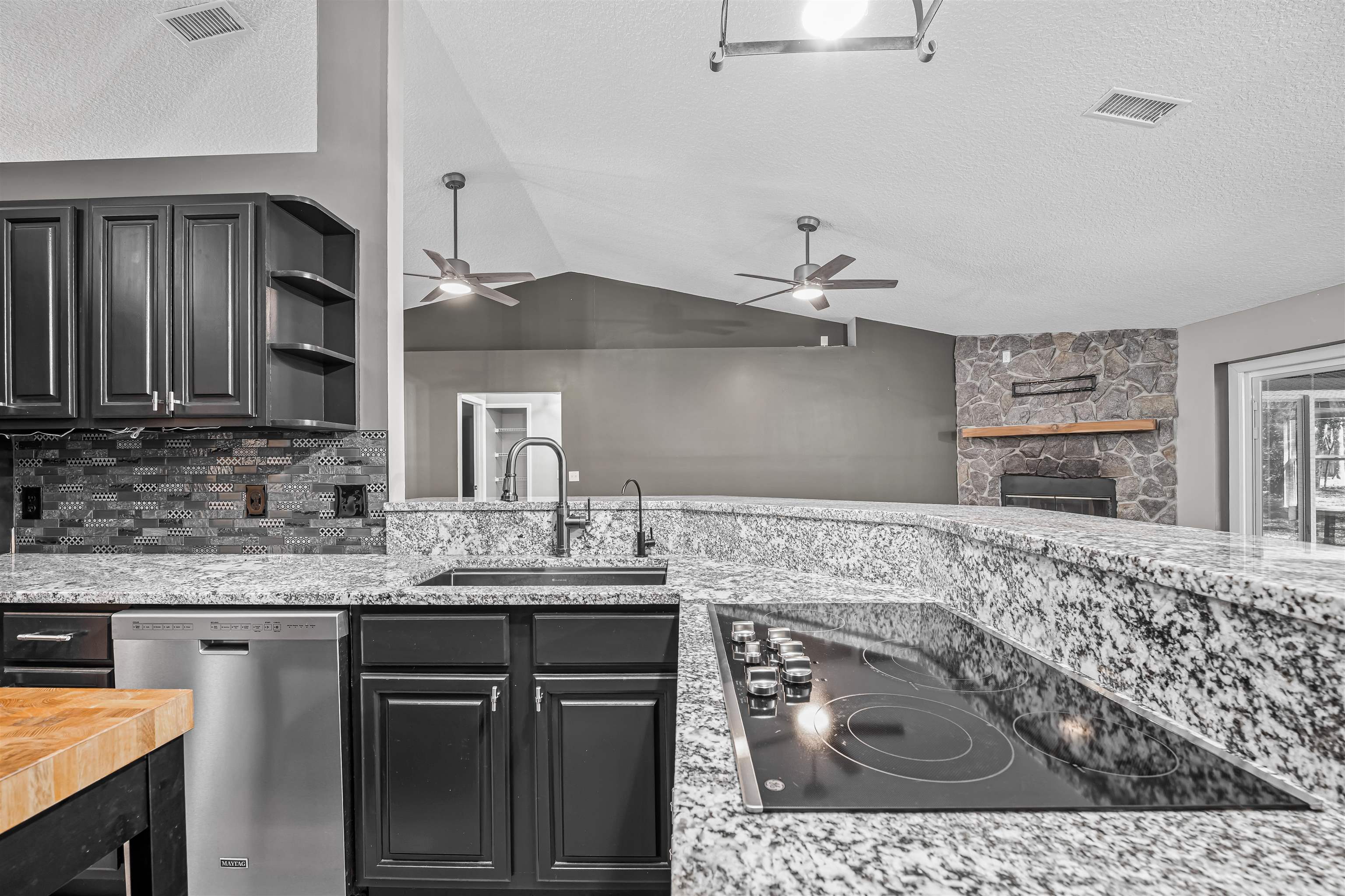 Image 34 of 68 For 2950 Kings Rd