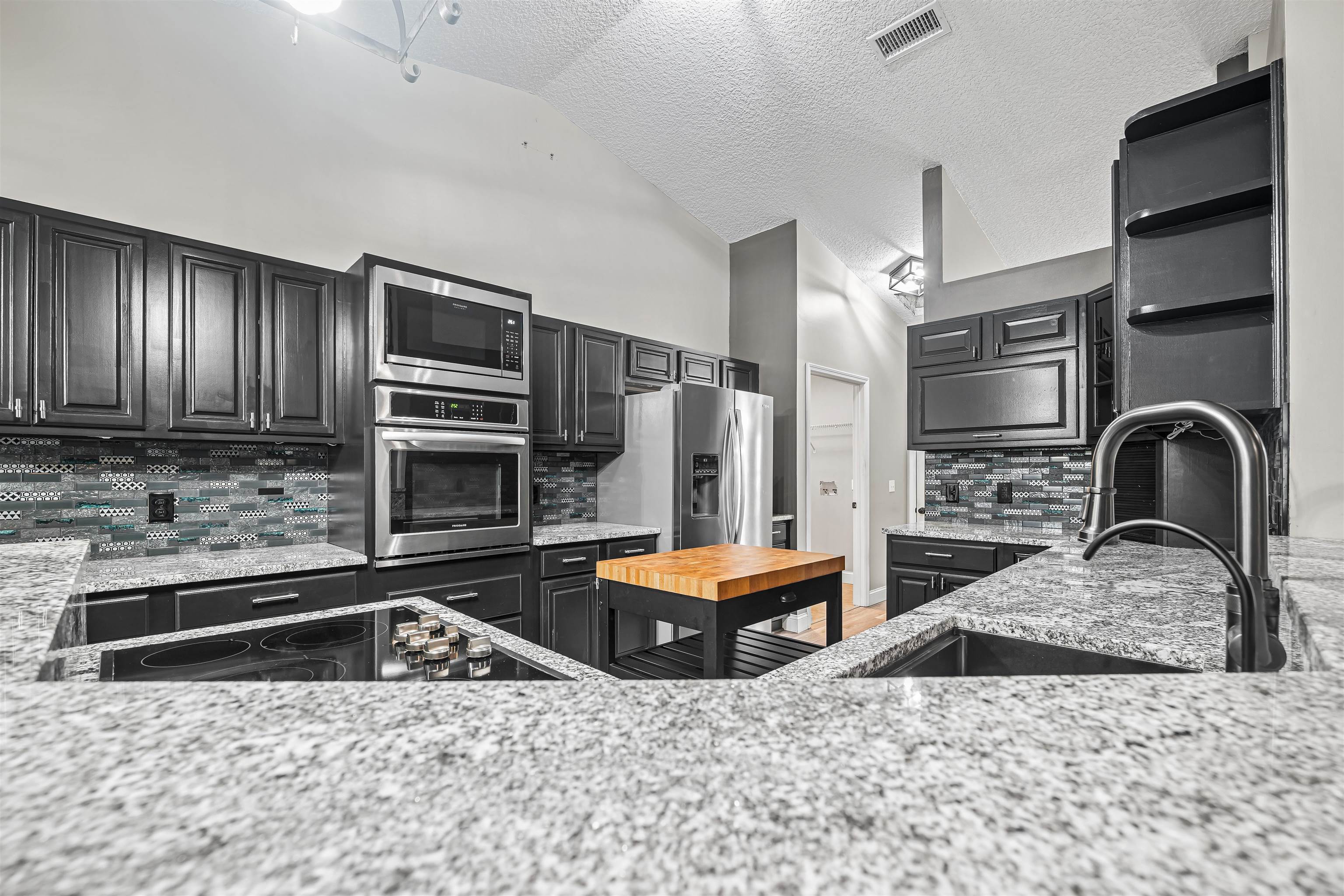 Image 35 of 68 For 2950 Kings Rd