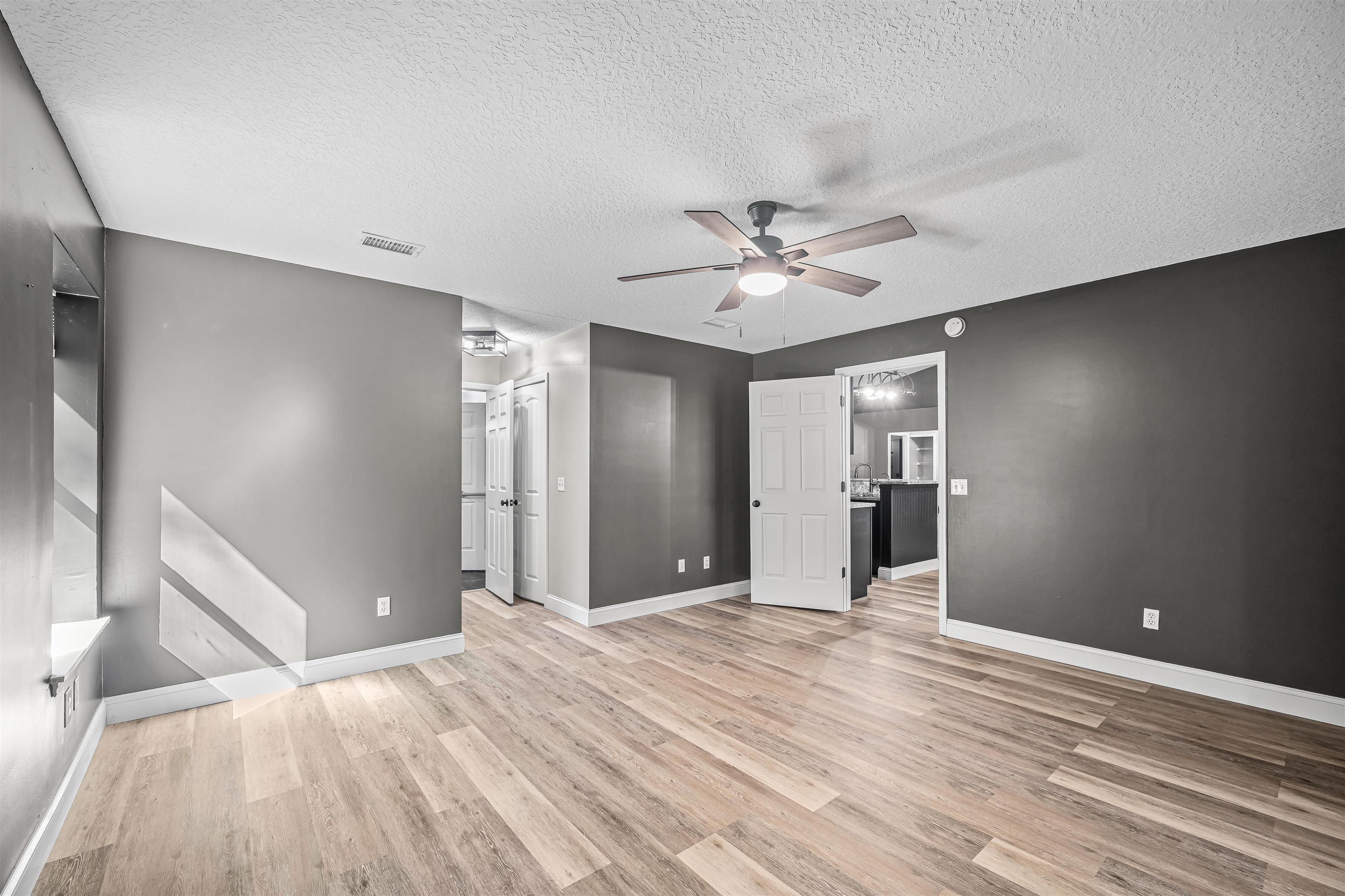 Image 37 of 68 For 2950 Kings Rd