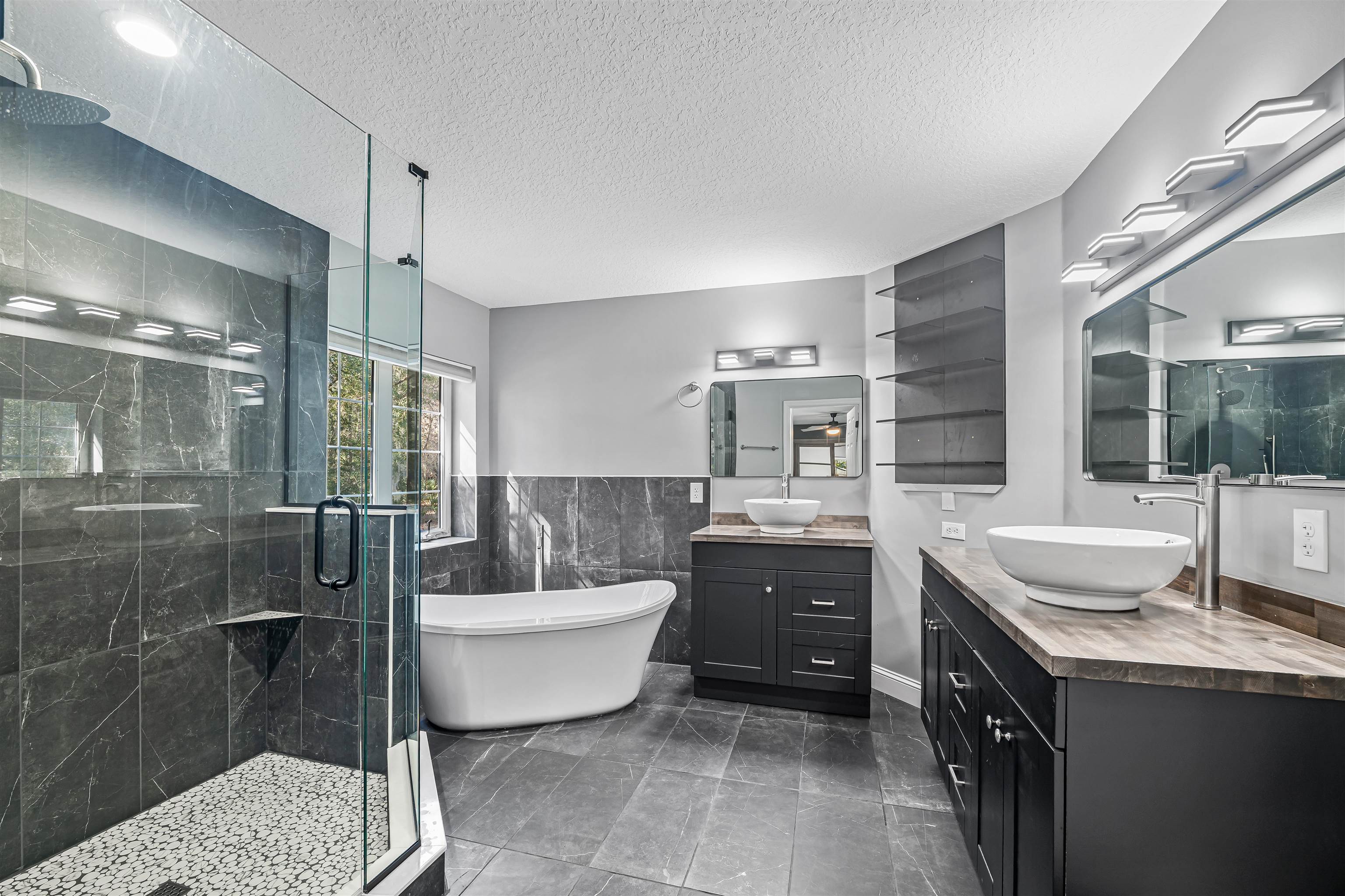 Image 38 of 68 For 2950 Kings Rd